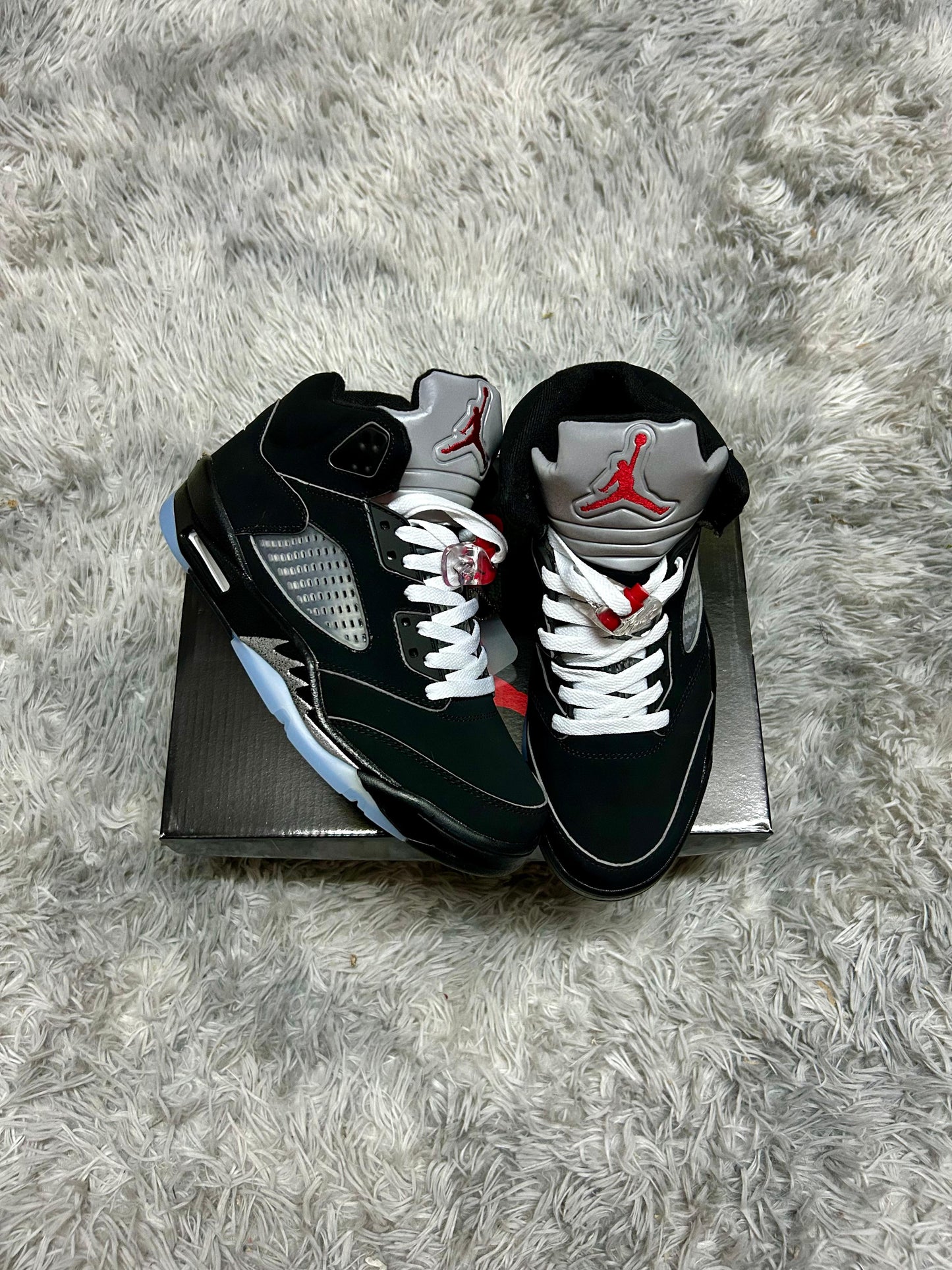 Zapatilla Nike Air Jordan 5 Retro OG Black Metallic Reimagined