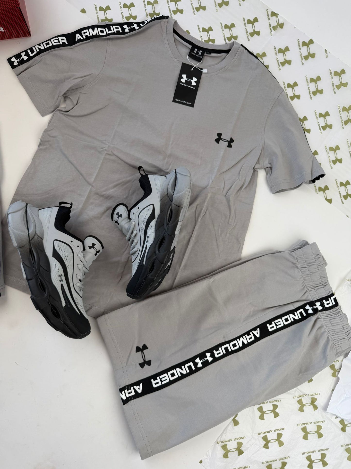Pack Conjunto + Zapatilla Under Armour UA Hover Reactor 2026