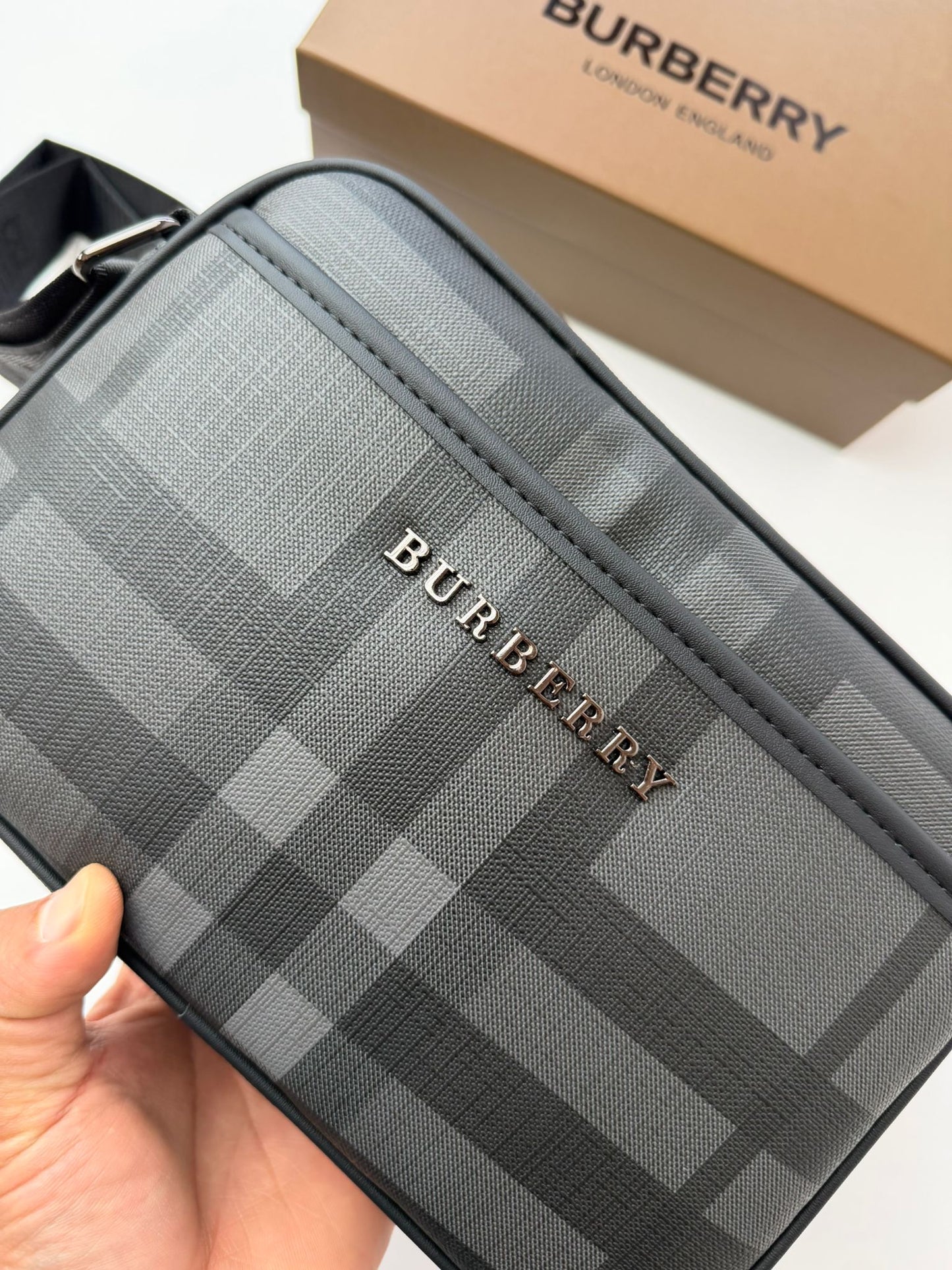 Bandolera Burberry 2026