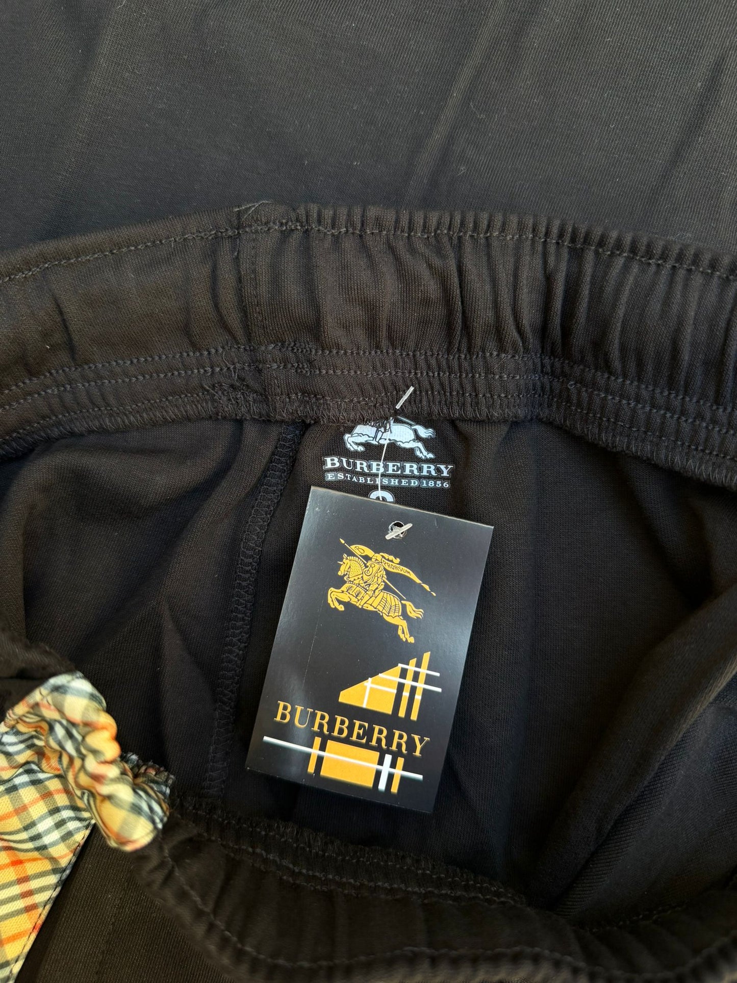 Conjunto Burberry 2026