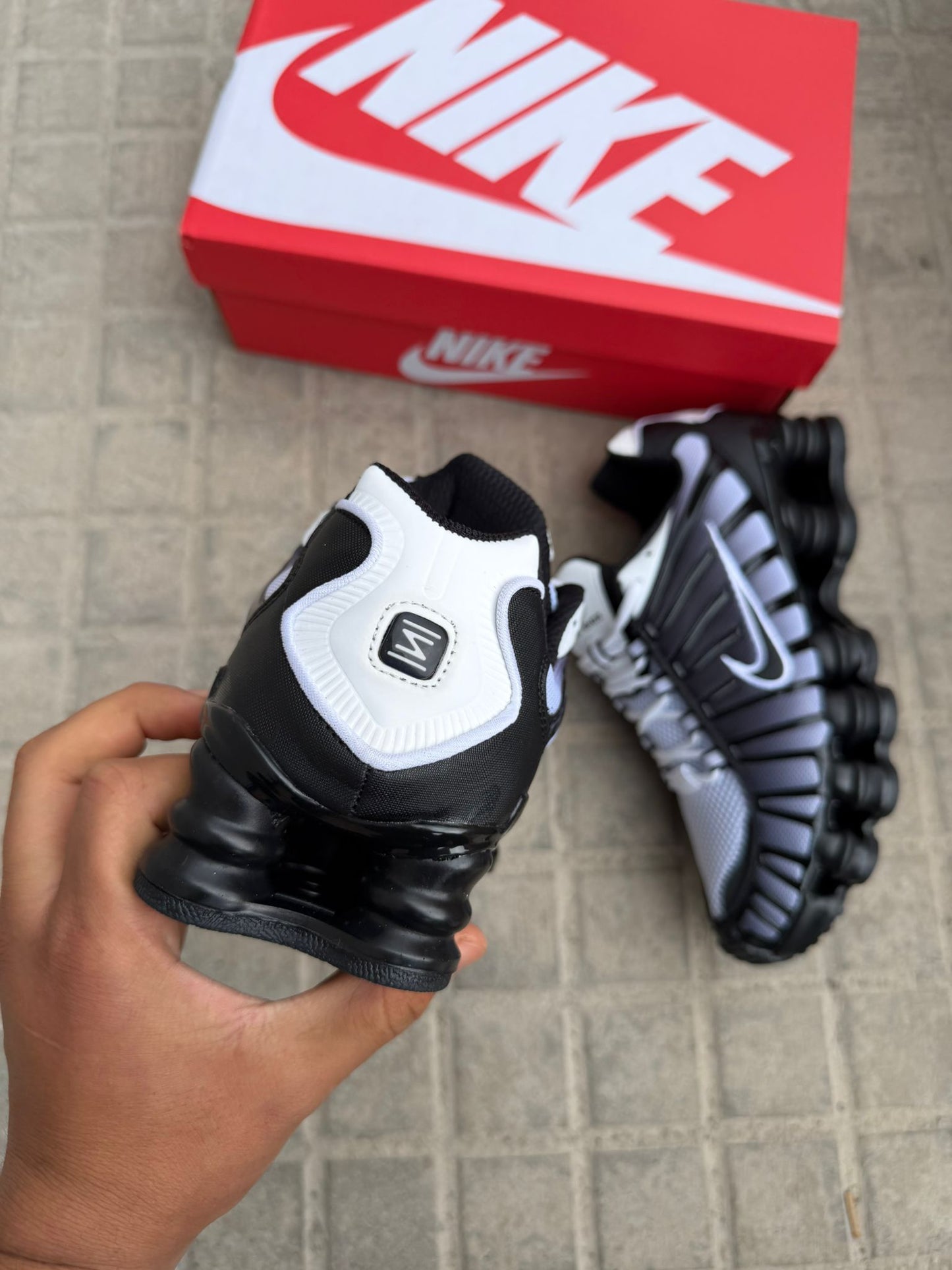 Zapatilla Nike Shox 2026