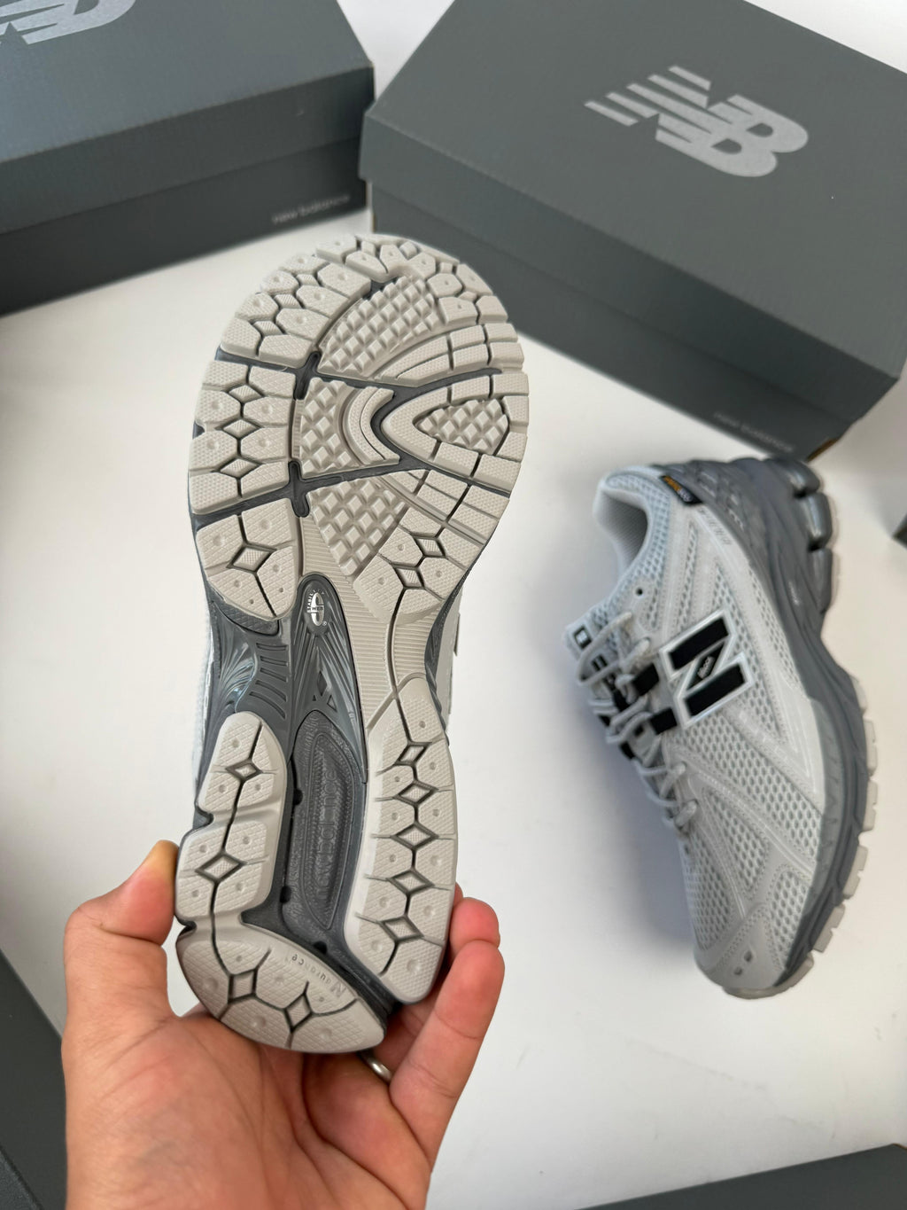 Zapatilla New Balance 1906