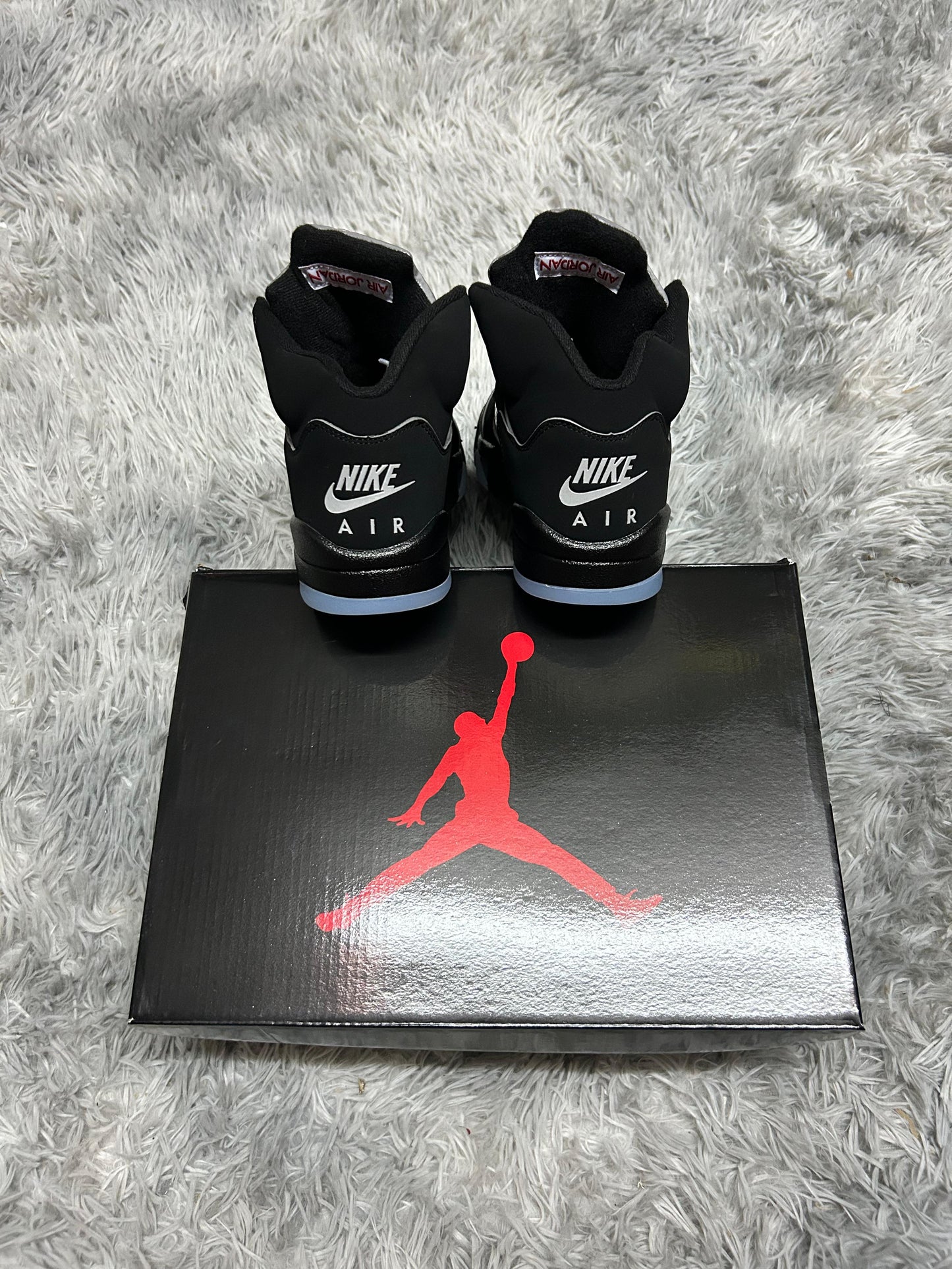 Zapatilla Nike Air Jordan 5 Retro OG Black Metallic Reimagined
