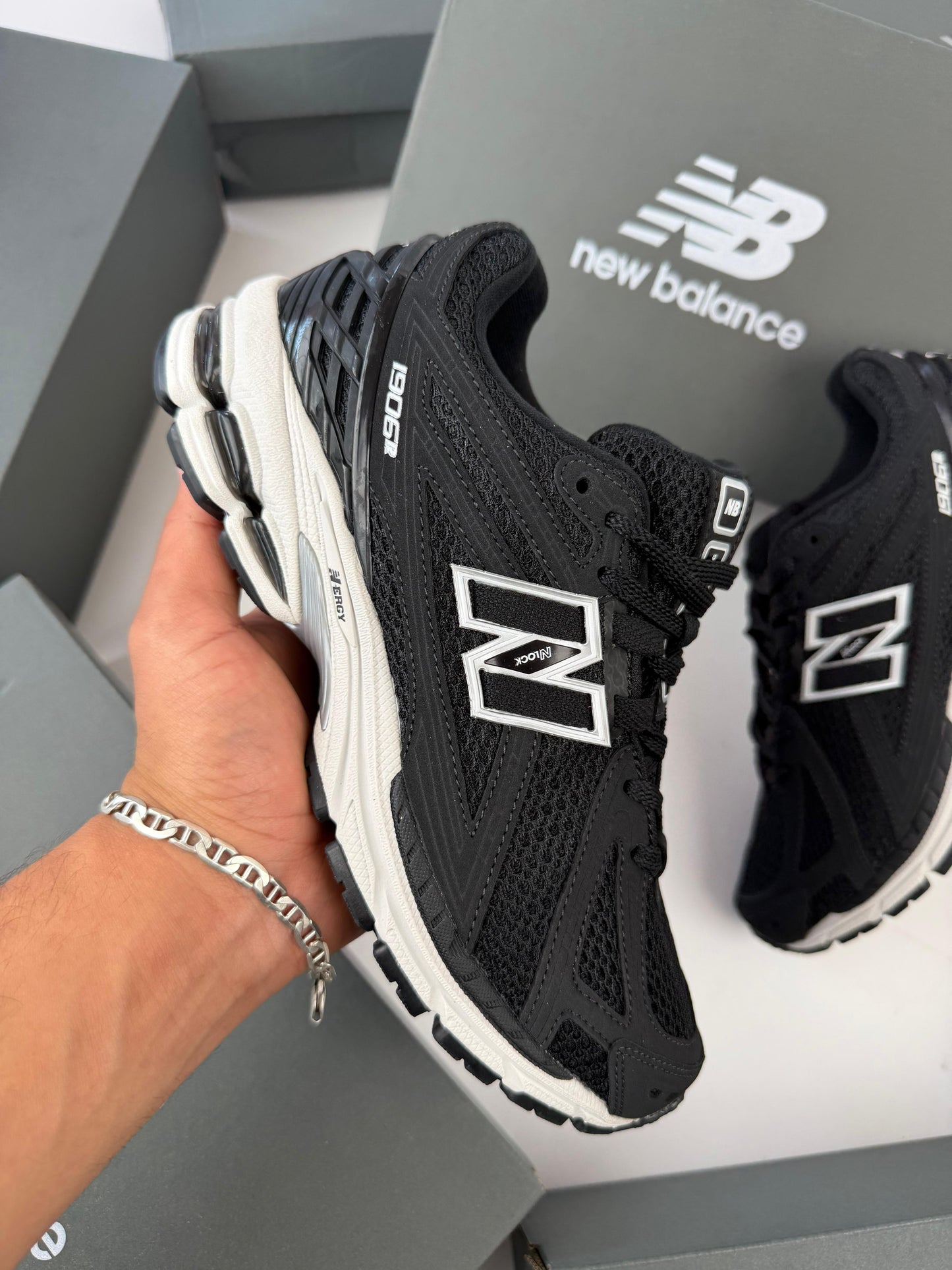 Zapatilla New Balance 1906