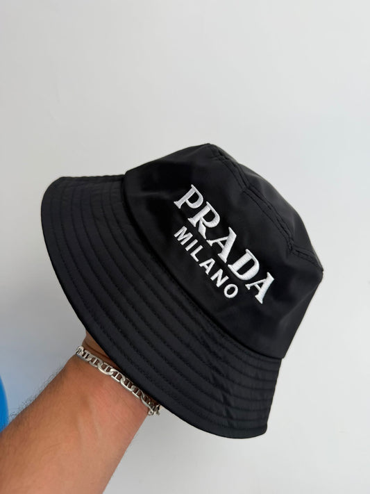 Gorro Tipo Pescador Prada