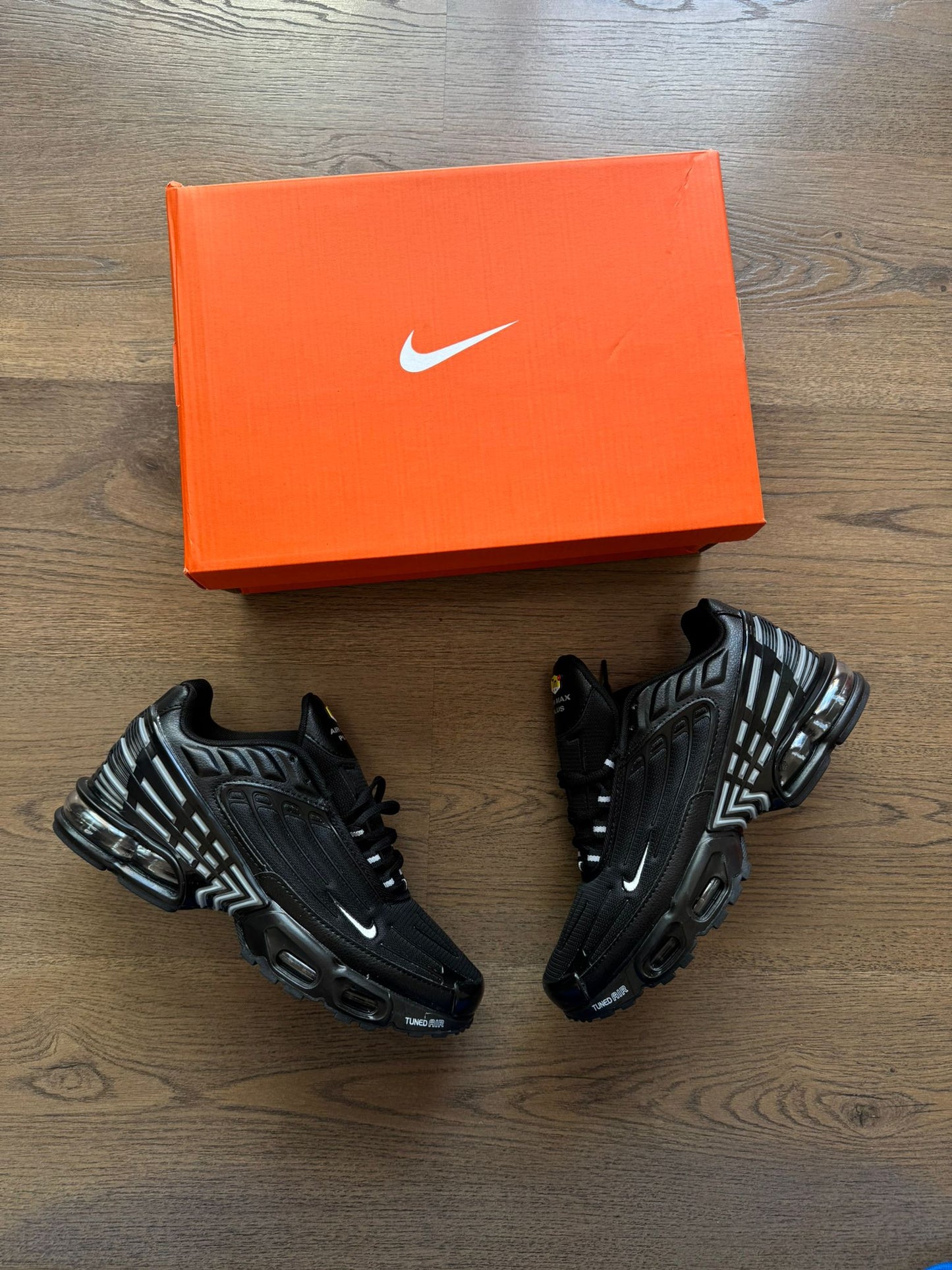 Zapatilla Nike Tn Tuned Black Silver