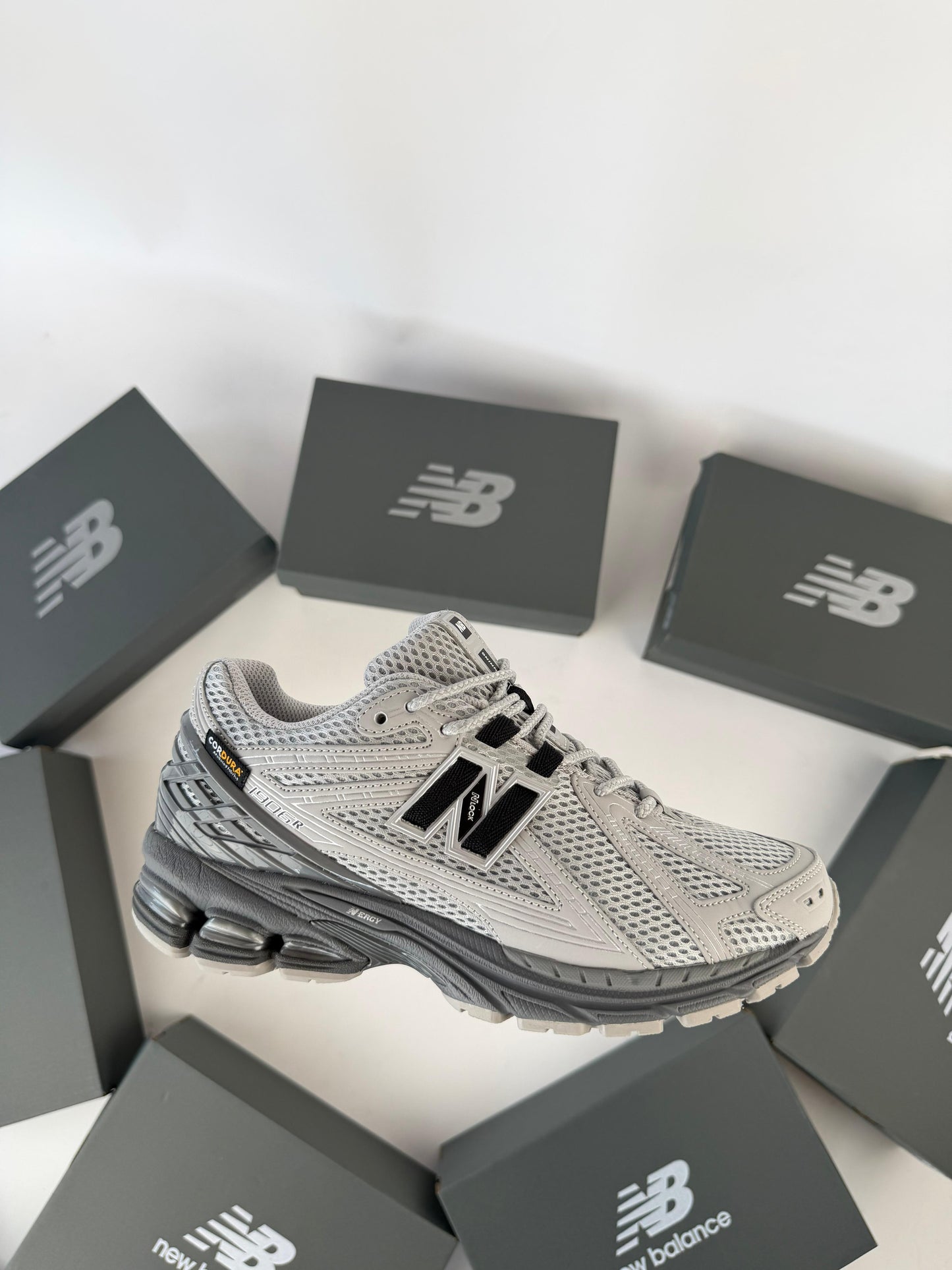 Zapatilla New Balance 1906