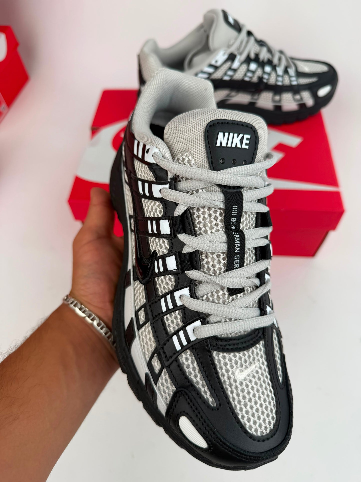 Zapatilla Nike P6000