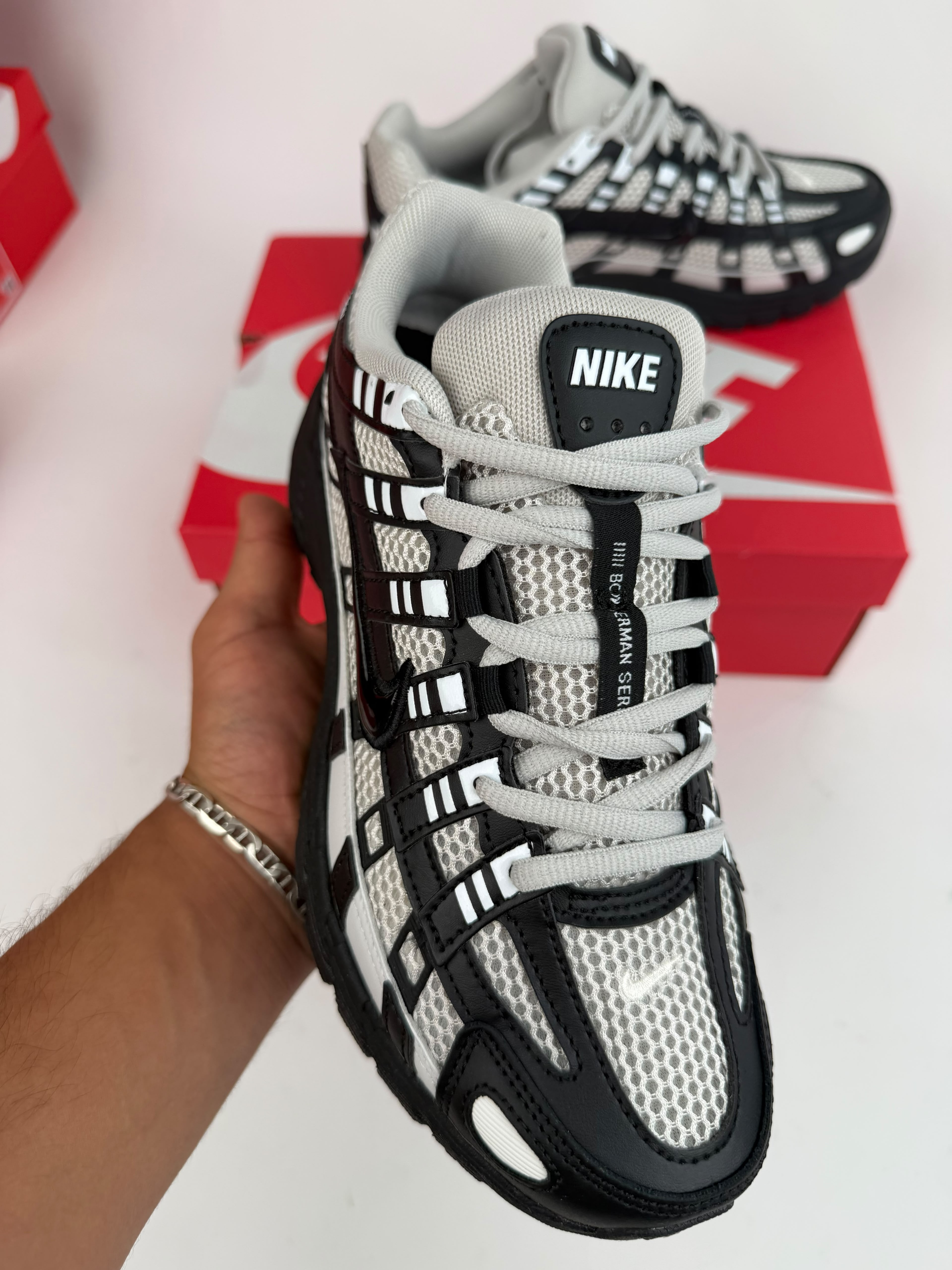 Zapatilla Nike P6000
