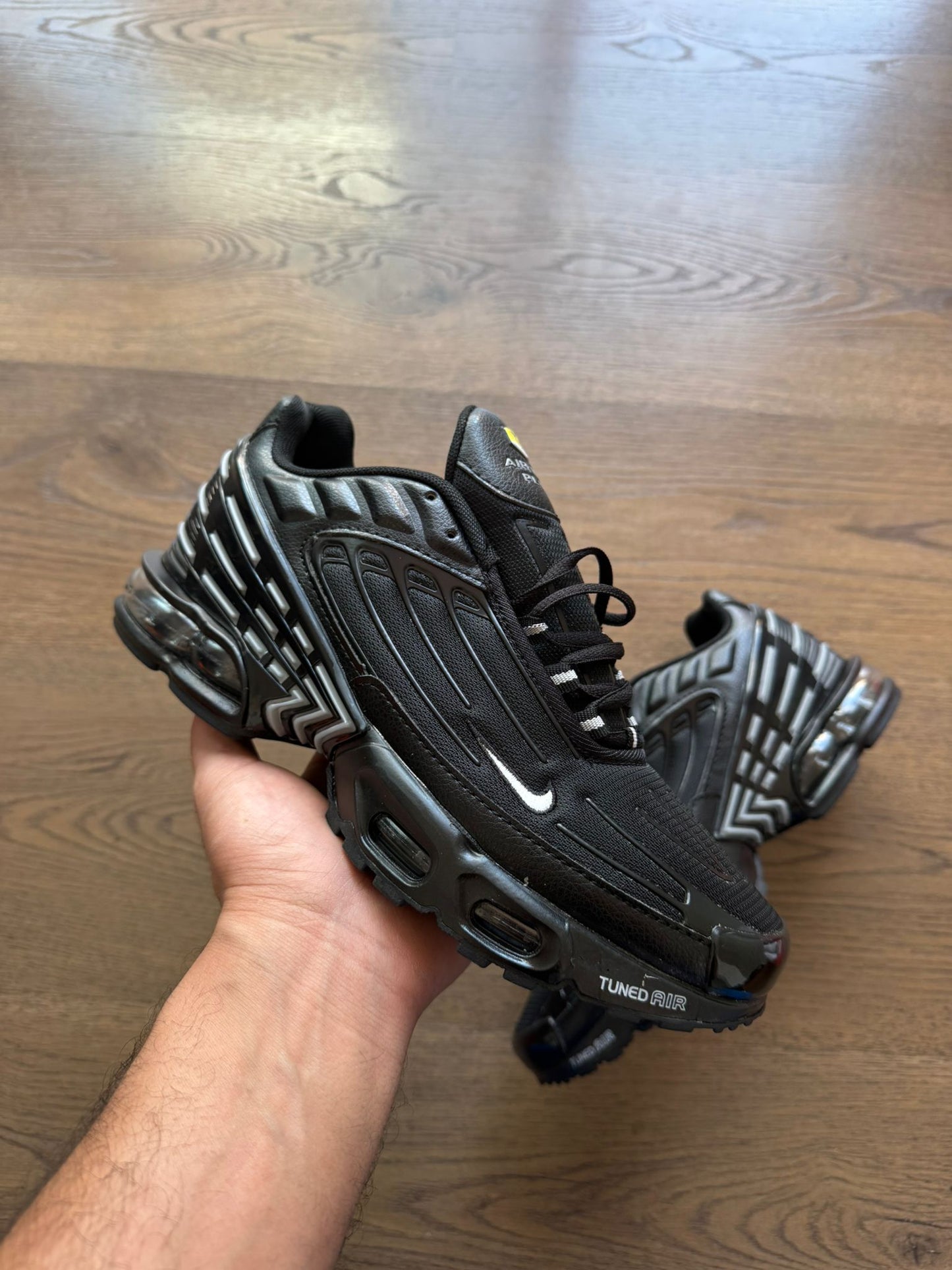 Zapatilla Nike Tn Tuned Black Silver