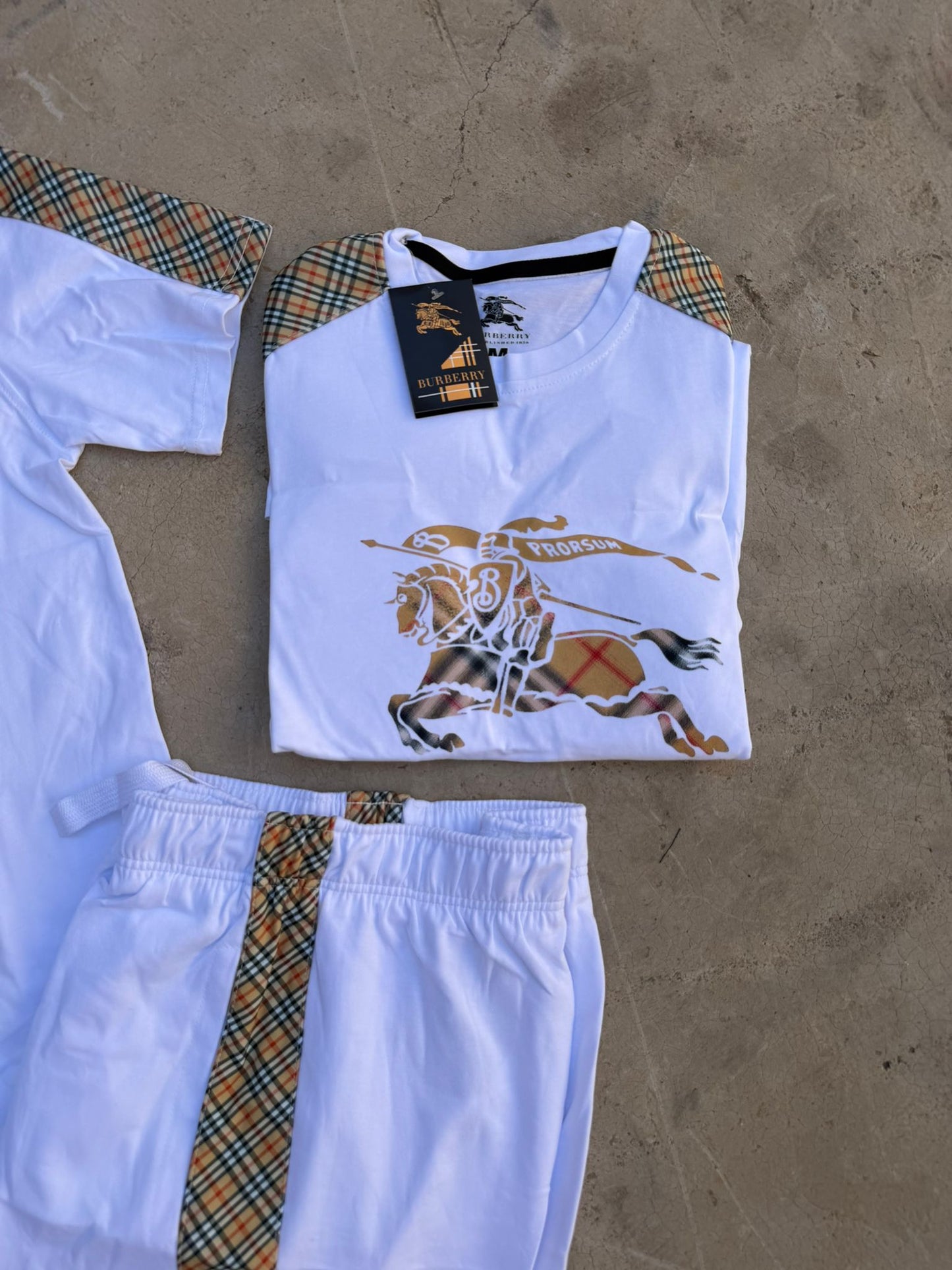 Conjunto Burberry 2026