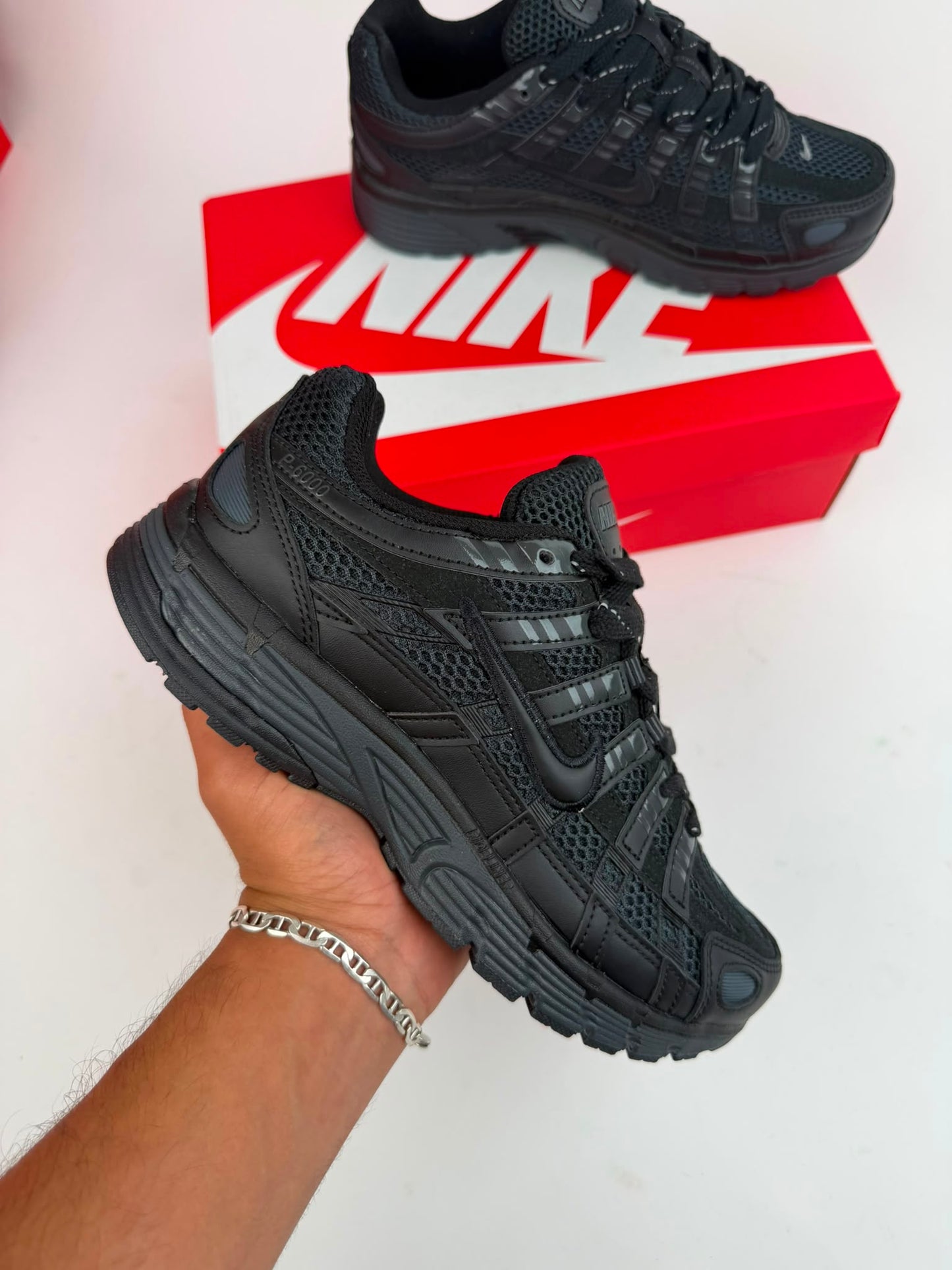 Zapatilla Nike P6000
