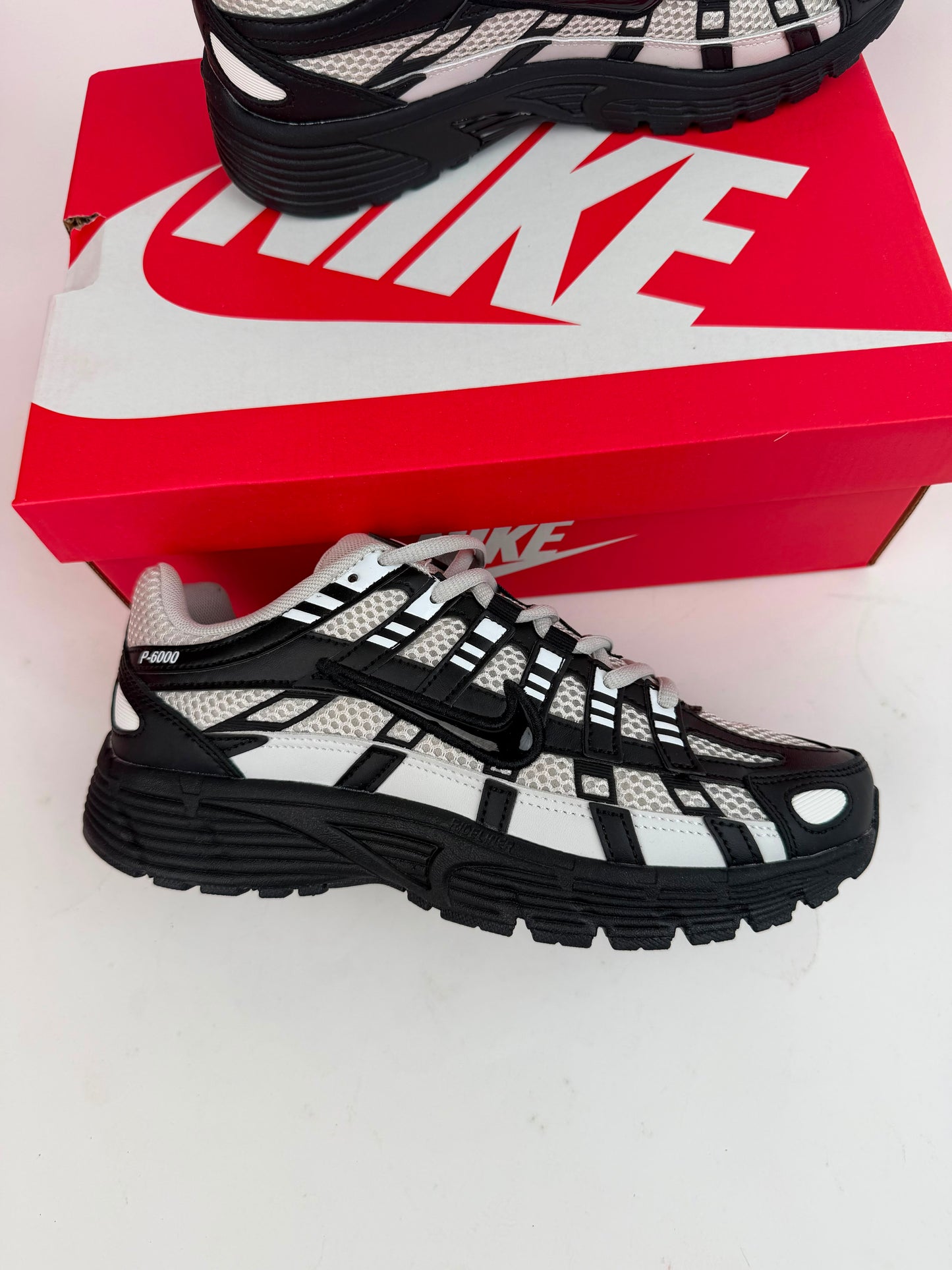 Zapatilla Nike P6000
