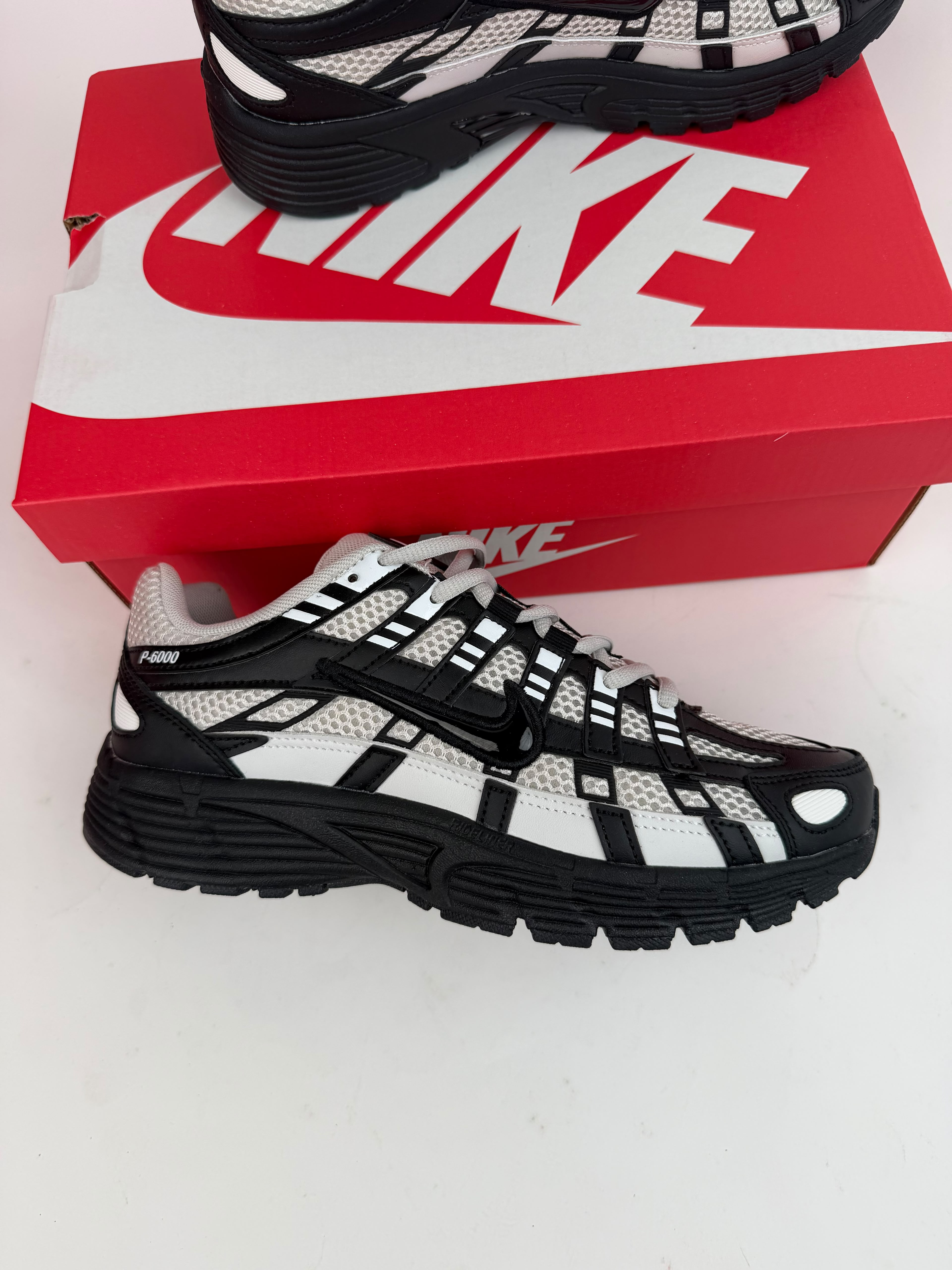 Zapatilla Nike P6000