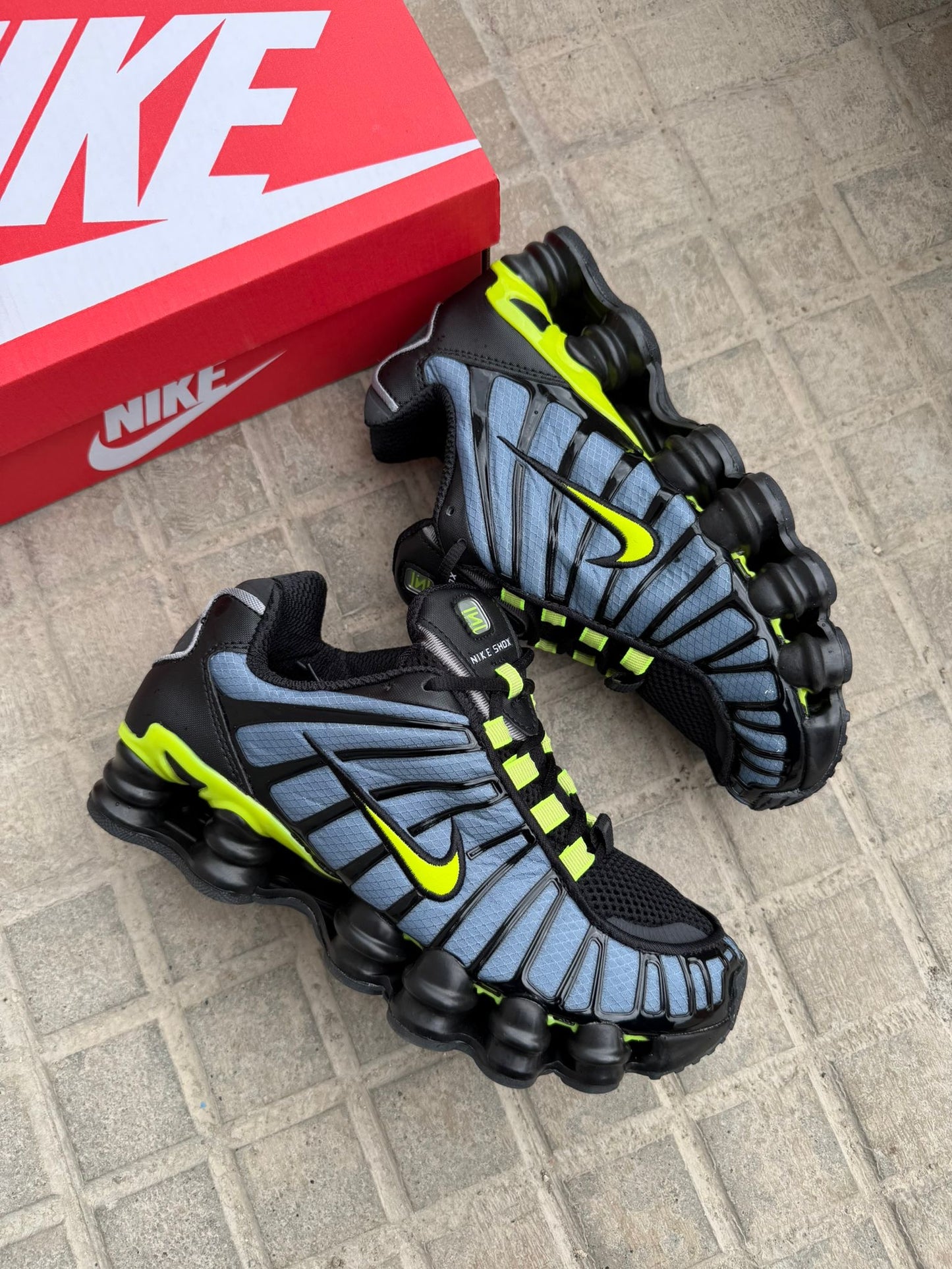 Zapatilla Nike Shox 2026