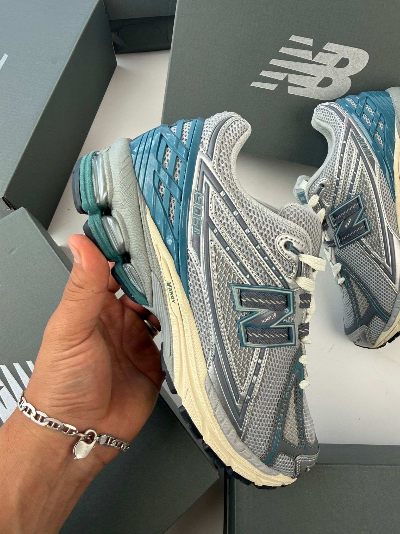 Zapatilla New Balance 1906