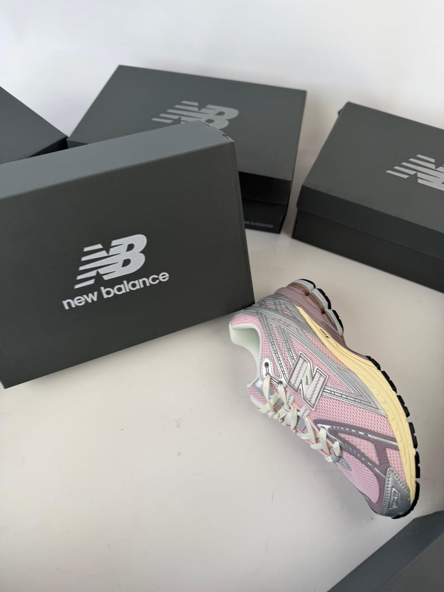 Zapatilla New Balance 1906