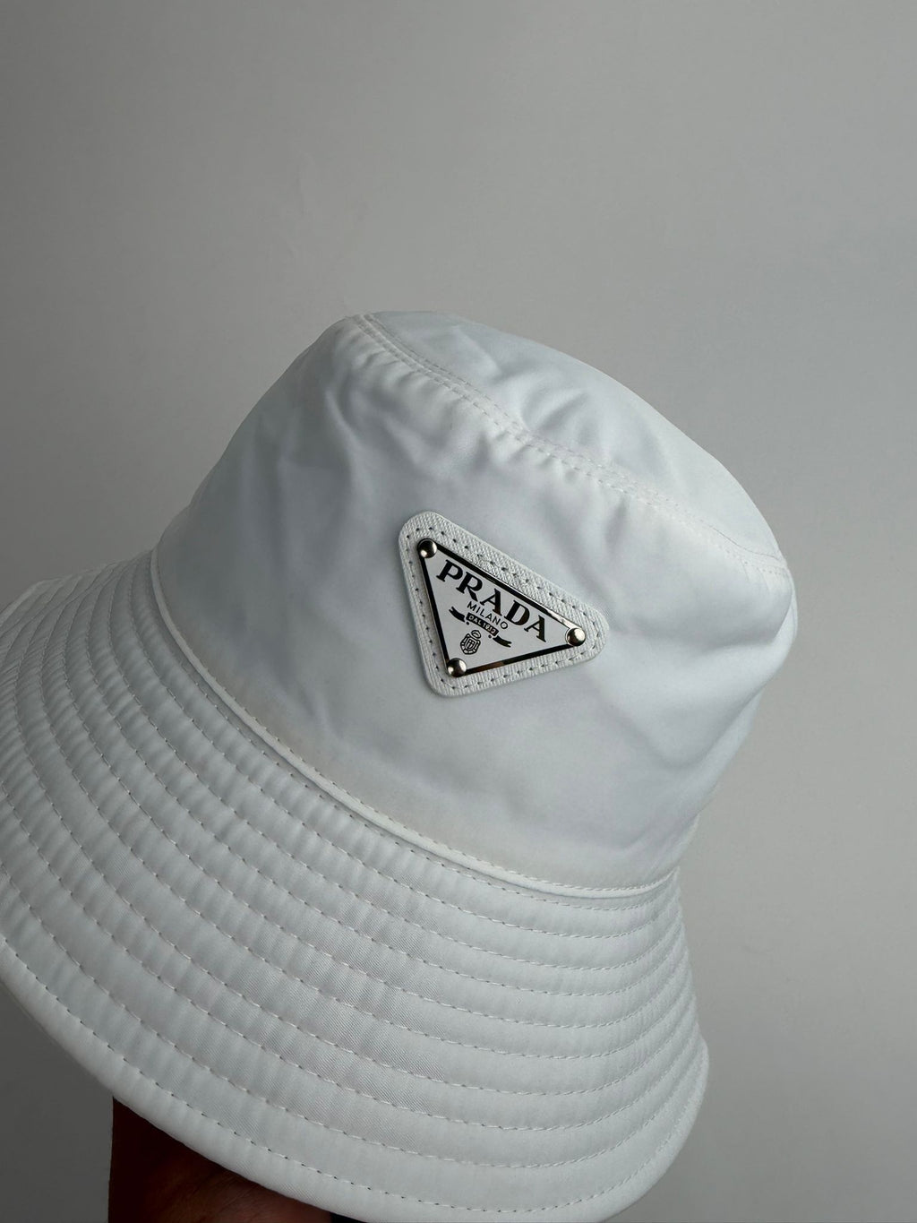 Gorro Tipo Pescador Prada