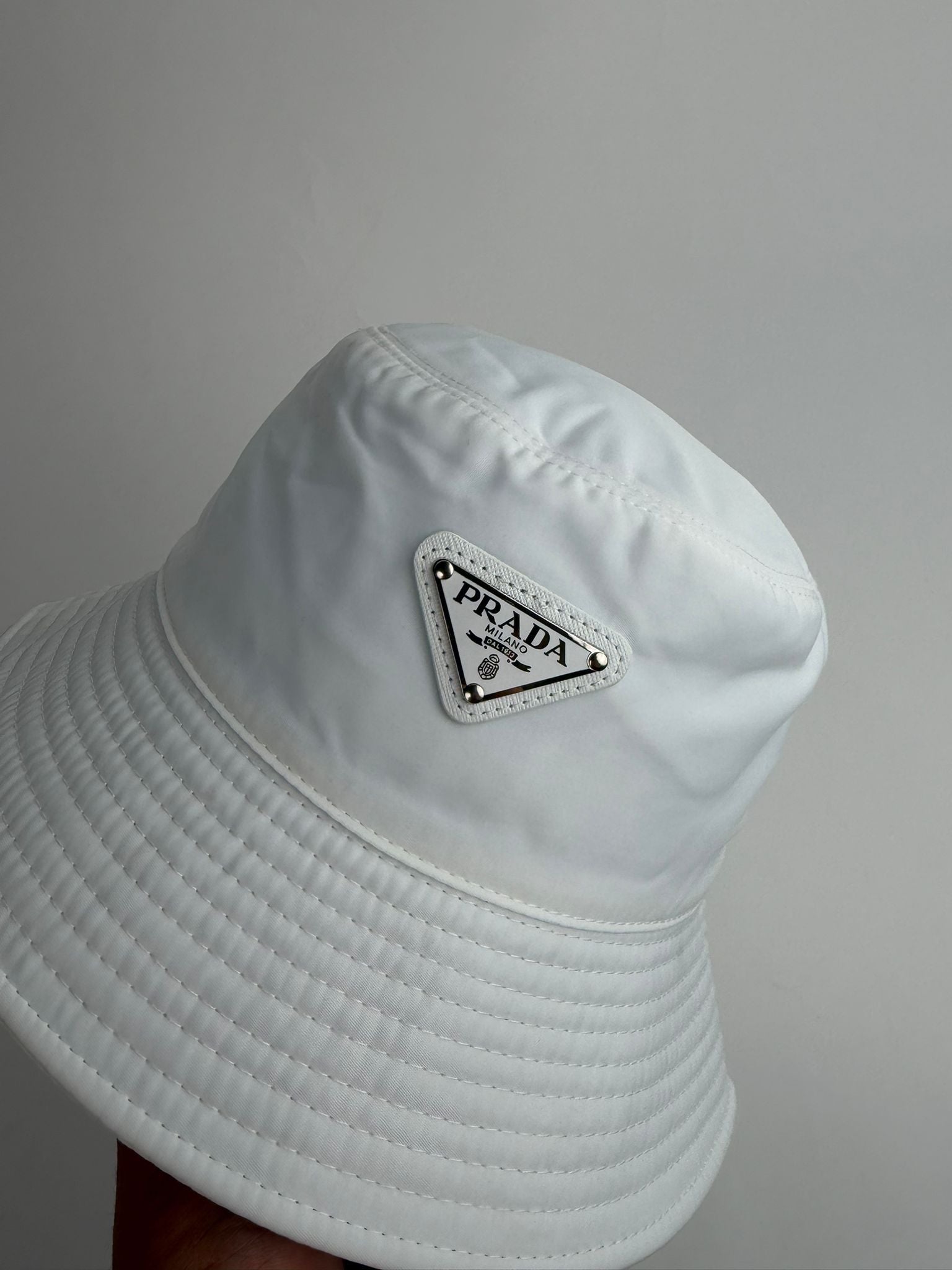 Gorro Tipo Pescador Prada