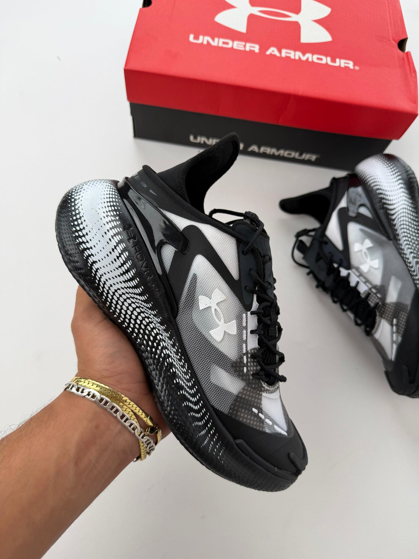Zapatilla Under Armour 2026