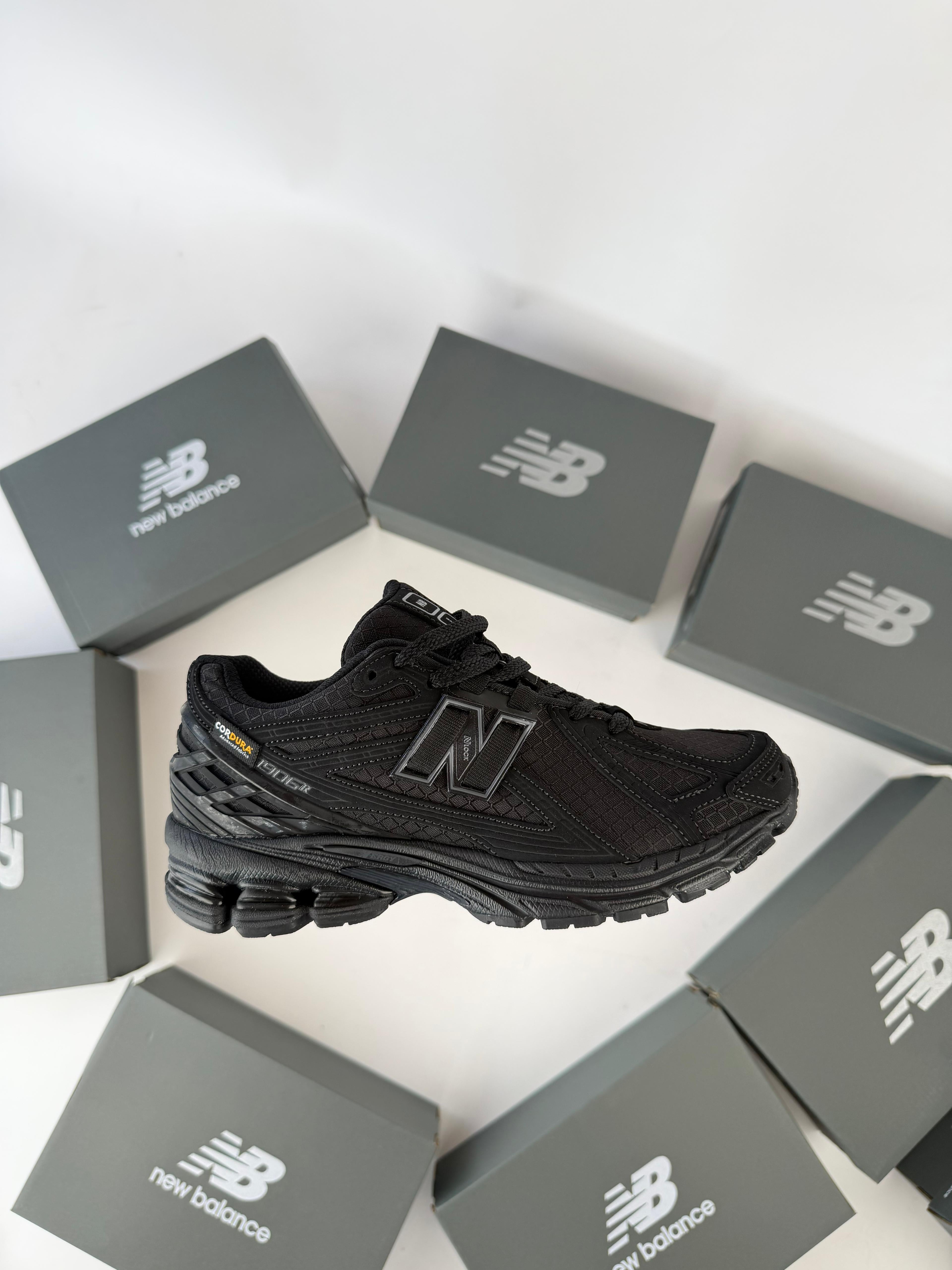 Zapatilla New Balance 1906