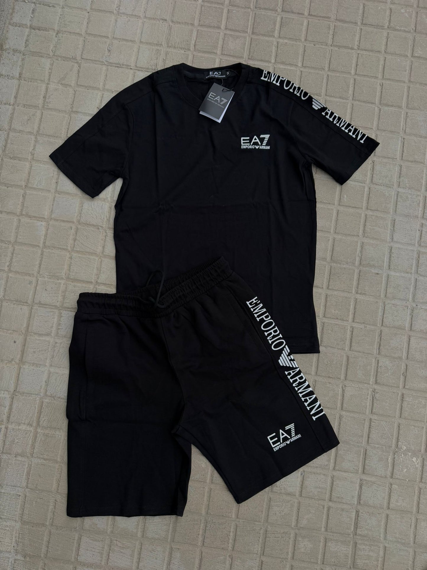 Conjunto Emporio Armani EA7
