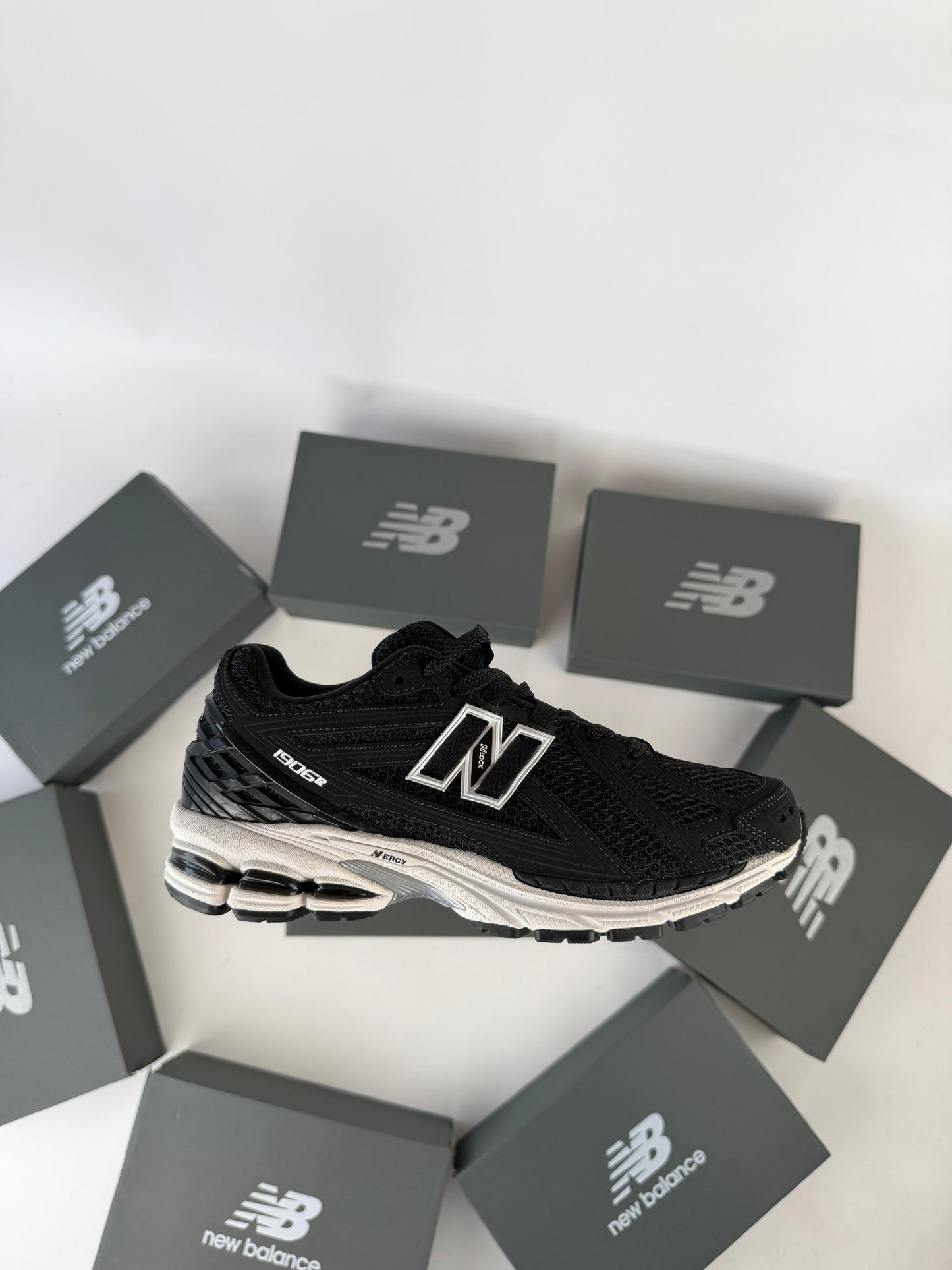 Zapatilla New Balance 1906