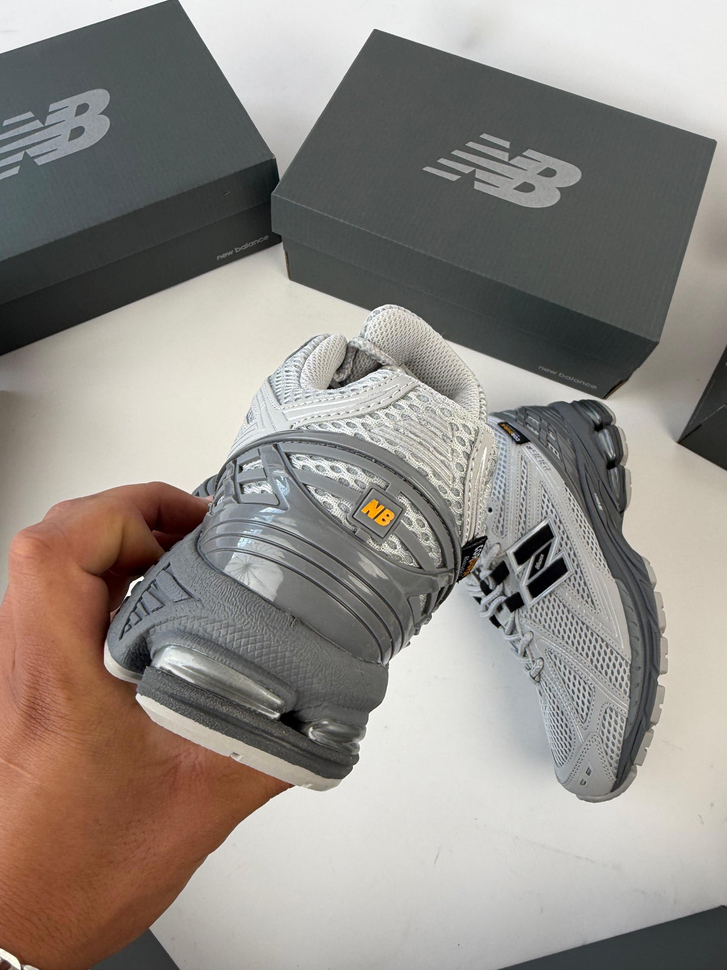 Zapatilla New Balance 1906