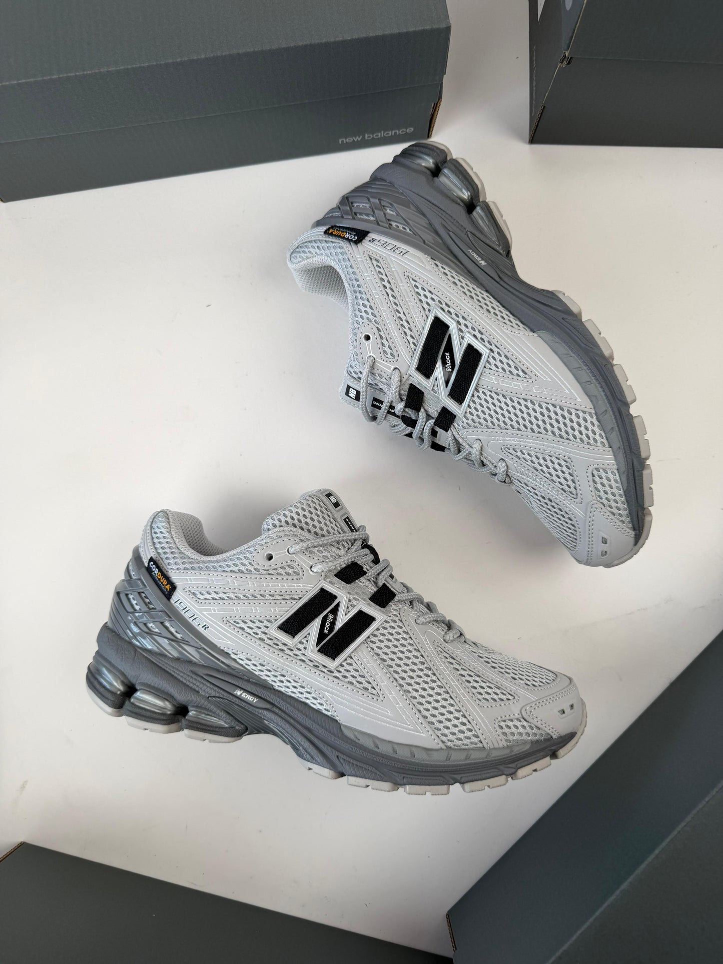Zapatilla New Balance 1906