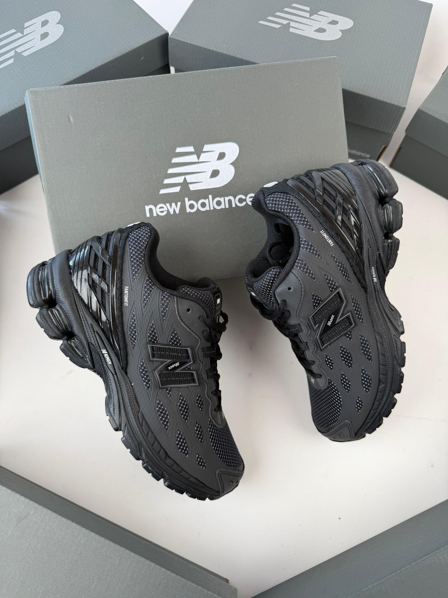 Zapatilla New Balance 1906