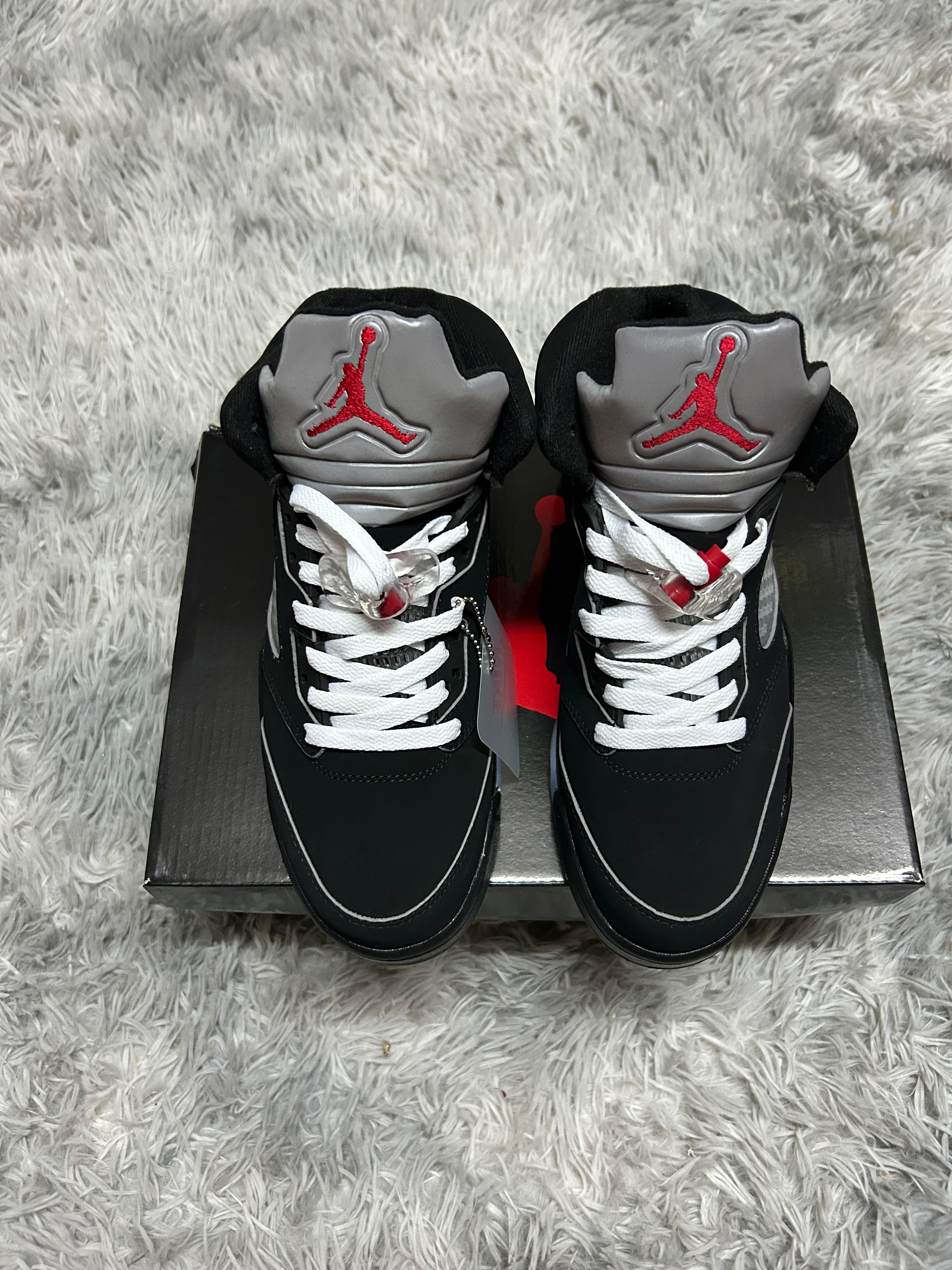Zapatilla Nike Air Jordan 5 Retro OG Black Metallic Reimagined