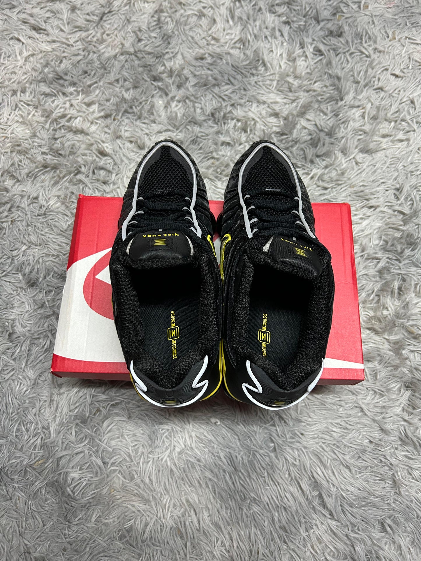 Zapatilla Nike Shox Amarillo Negro