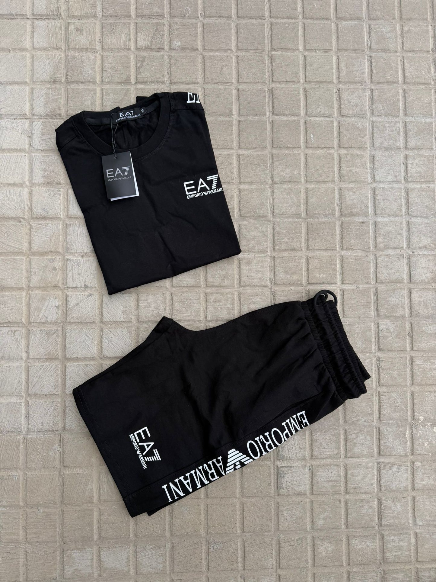 Conjunto Emporio Armani EA7