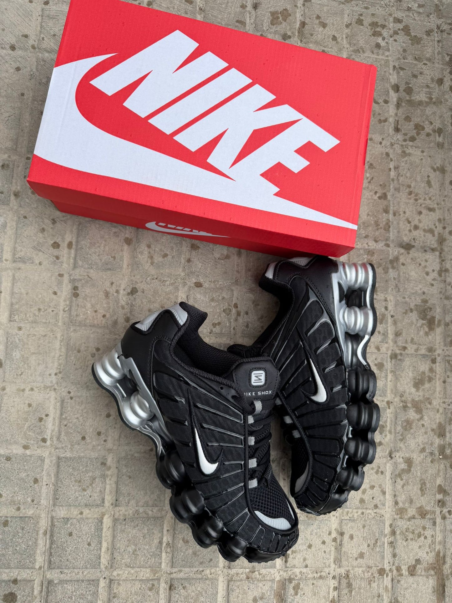 Zapatilla Nike Shox 2026