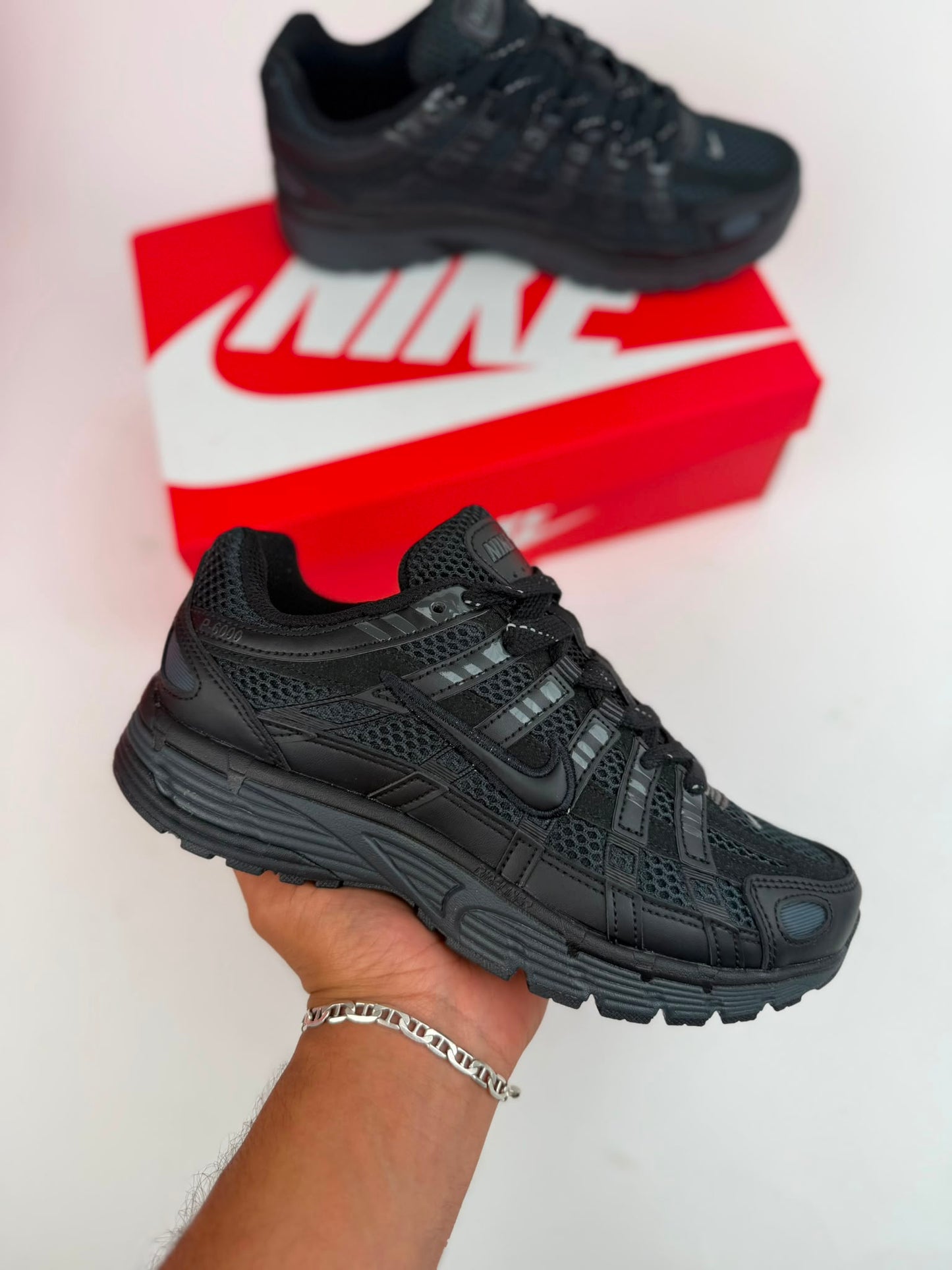 Zapatilla Nike P6000