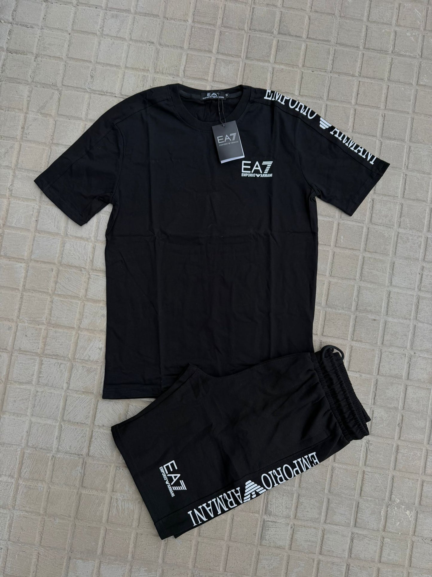 Conjunto Emporio Armani EA7