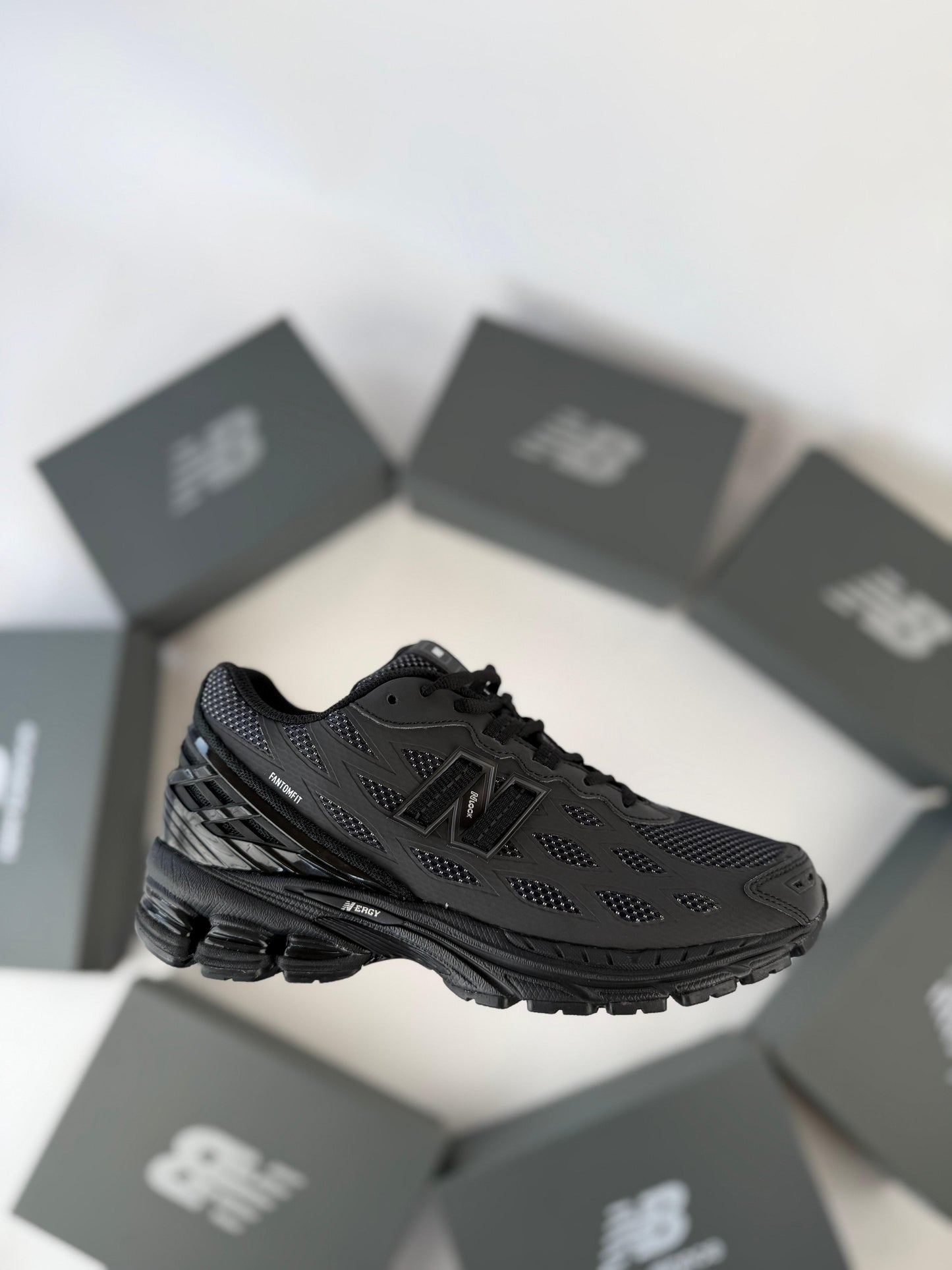 Zapatilla New Balance 1906
