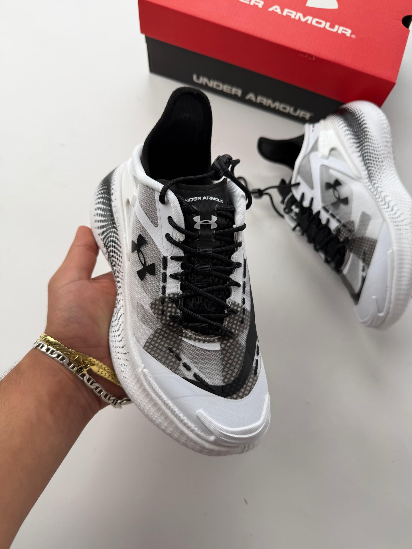 Zapatilla Under Armour 2026