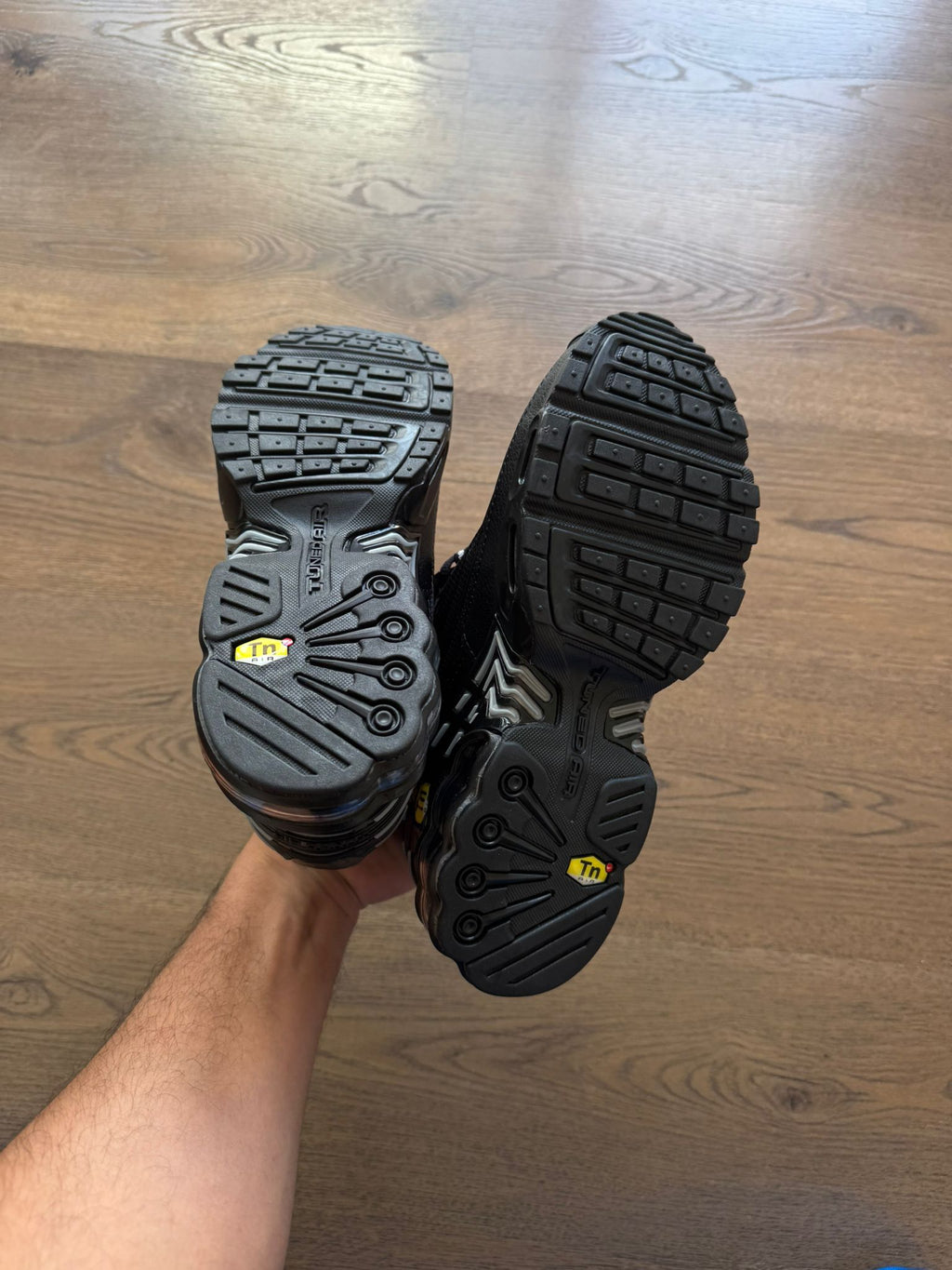 Zapatilla Nike Tn Tuned Black Silver