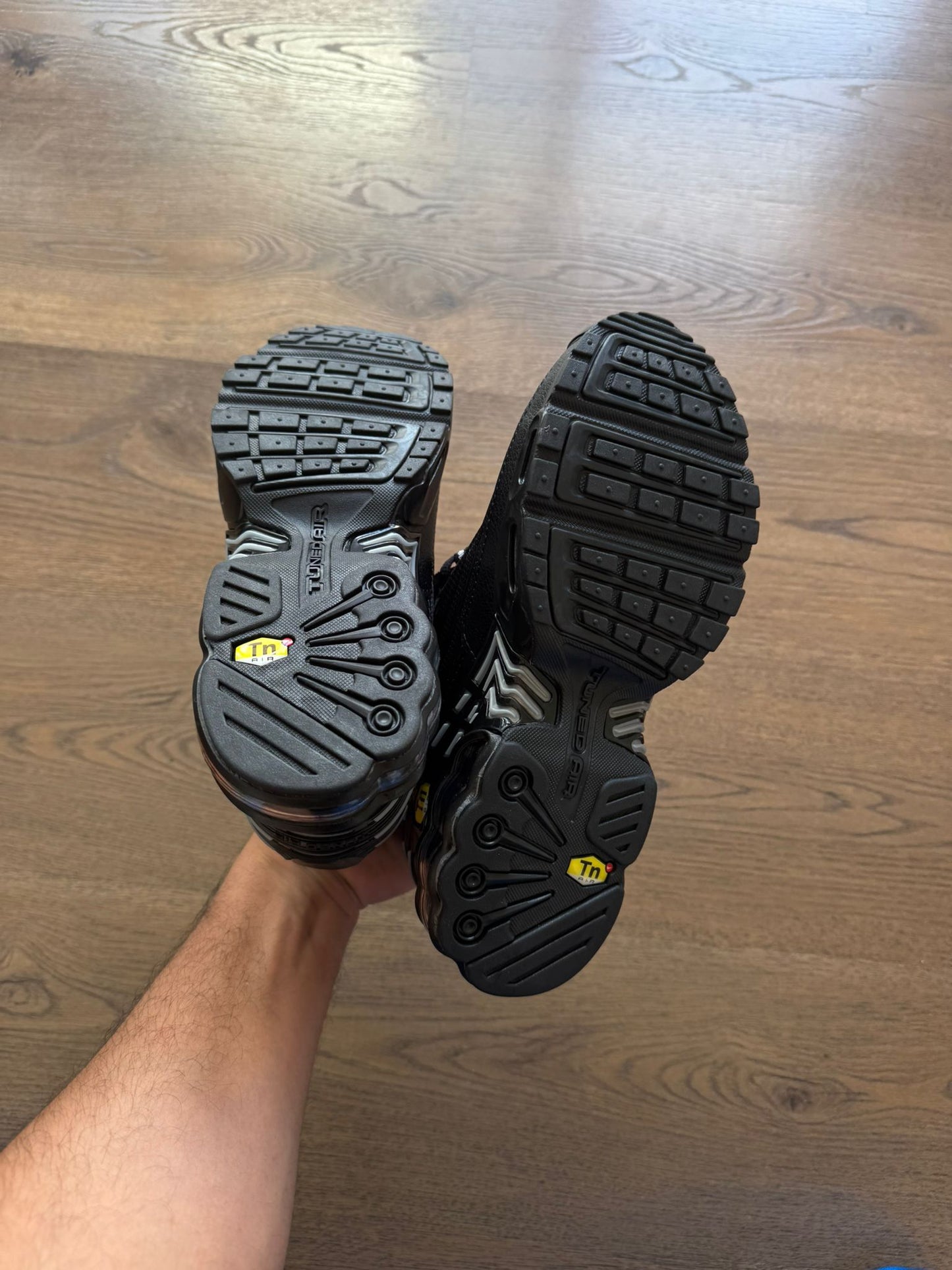 Zapatilla Nike Tn Tuned Black Silver