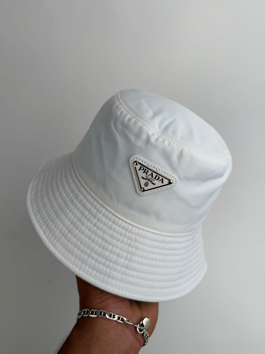Gorro Tipo Pescador Prada
