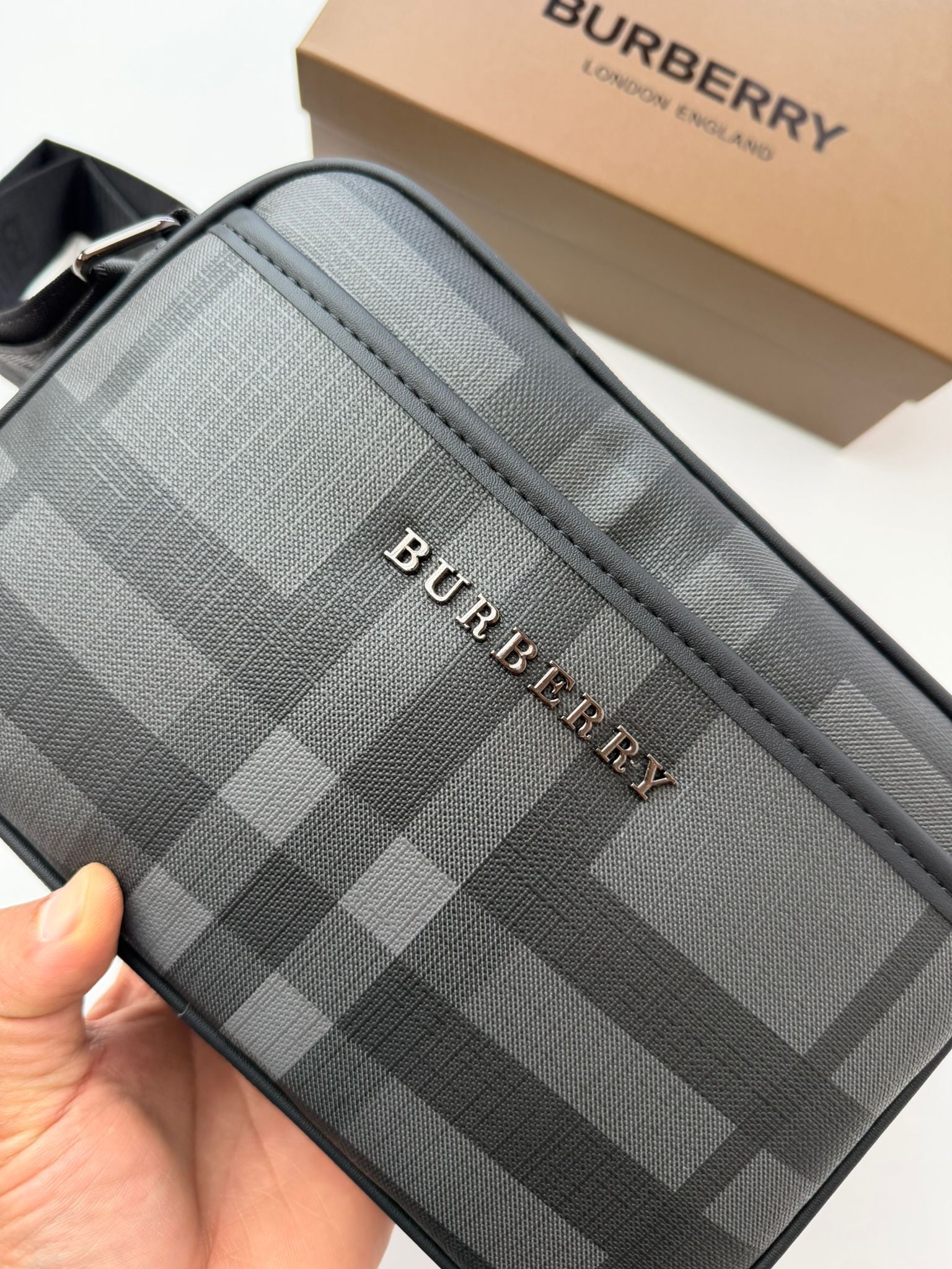 Bandolera Burberry 2026