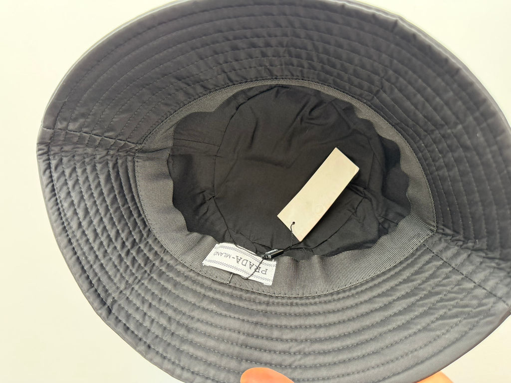 Gorro Tipo Pescador Prada