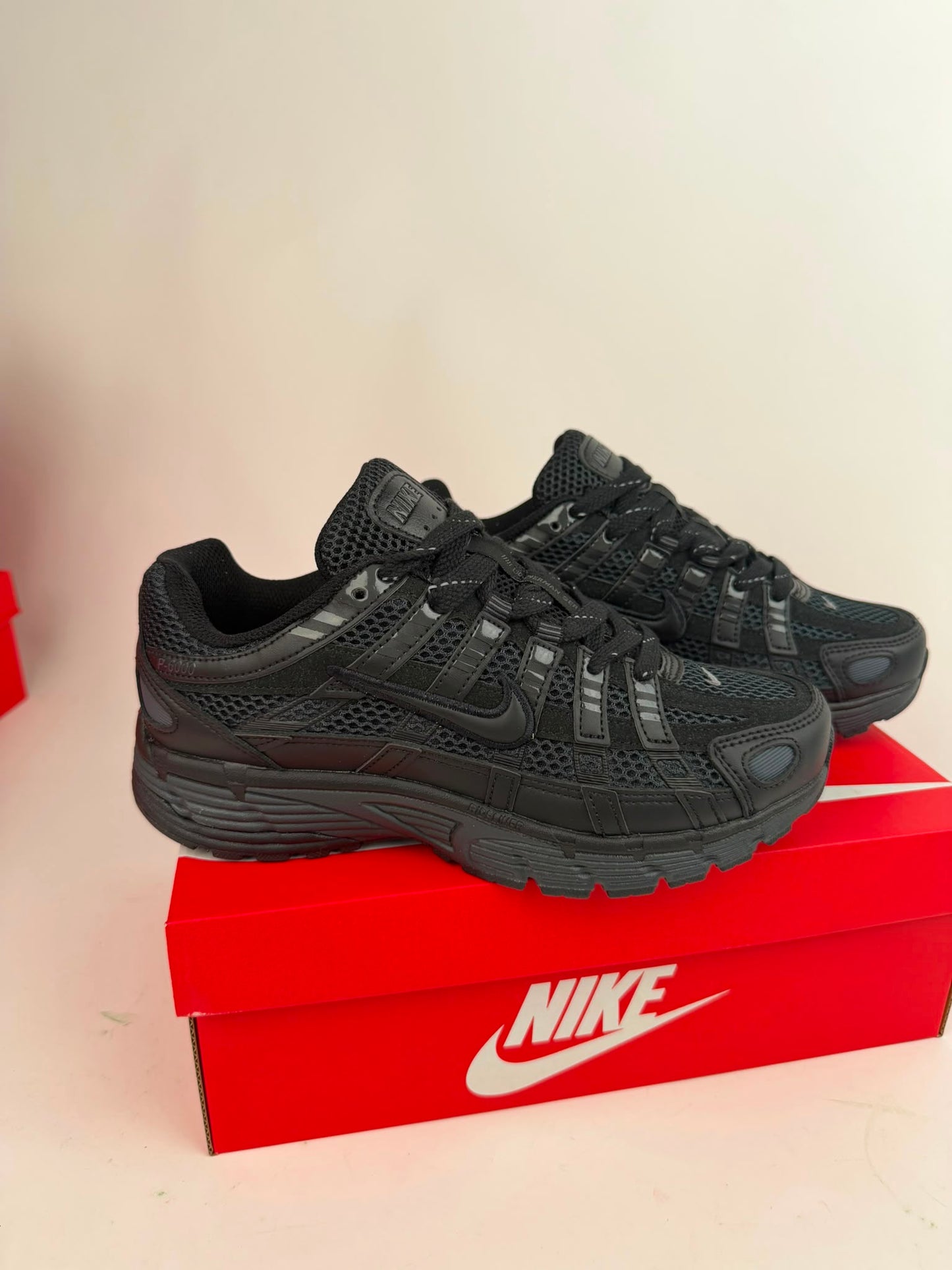 Zapatilla Nike P6000