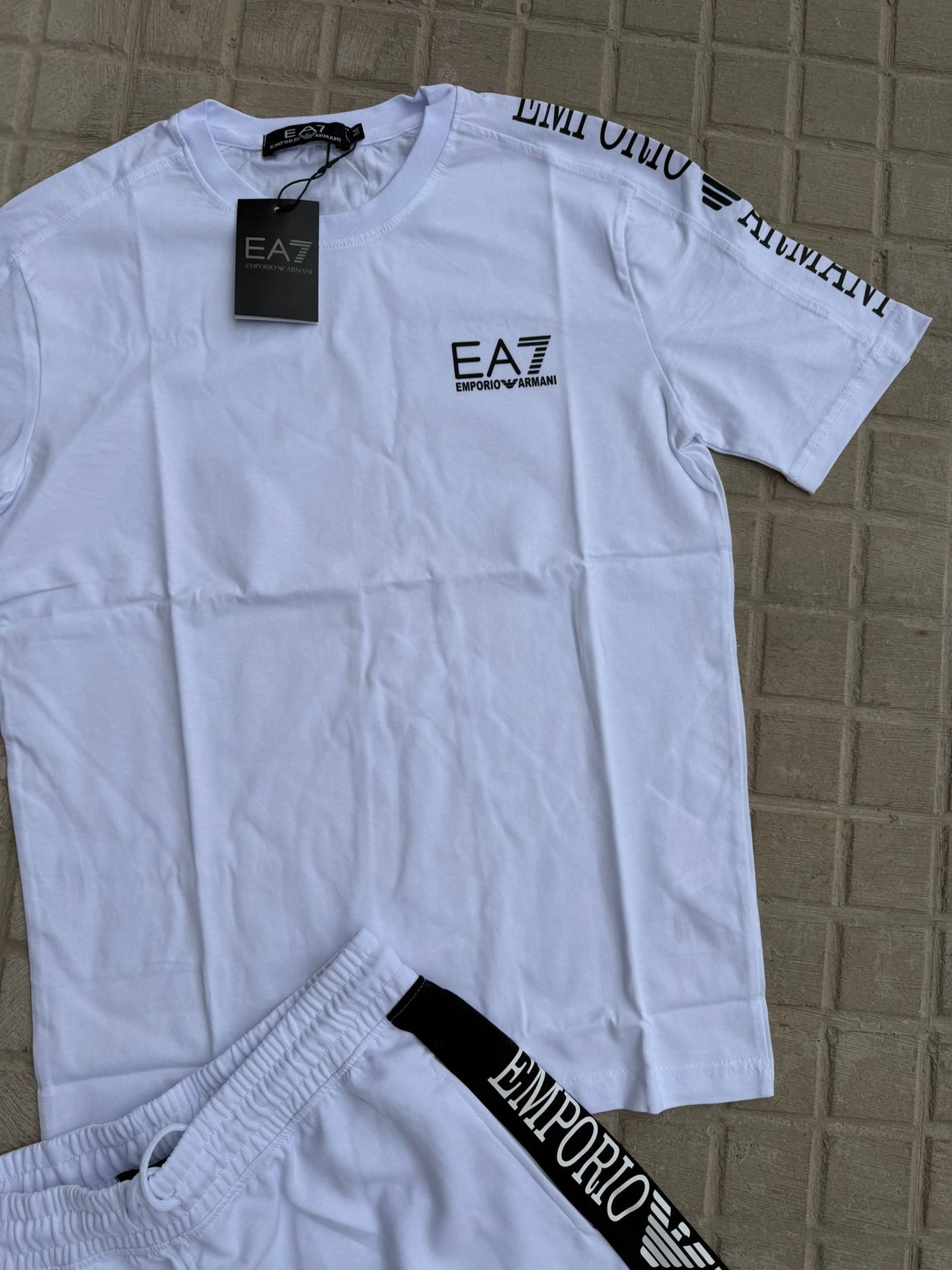 Conjunto Emporio Armani EA7