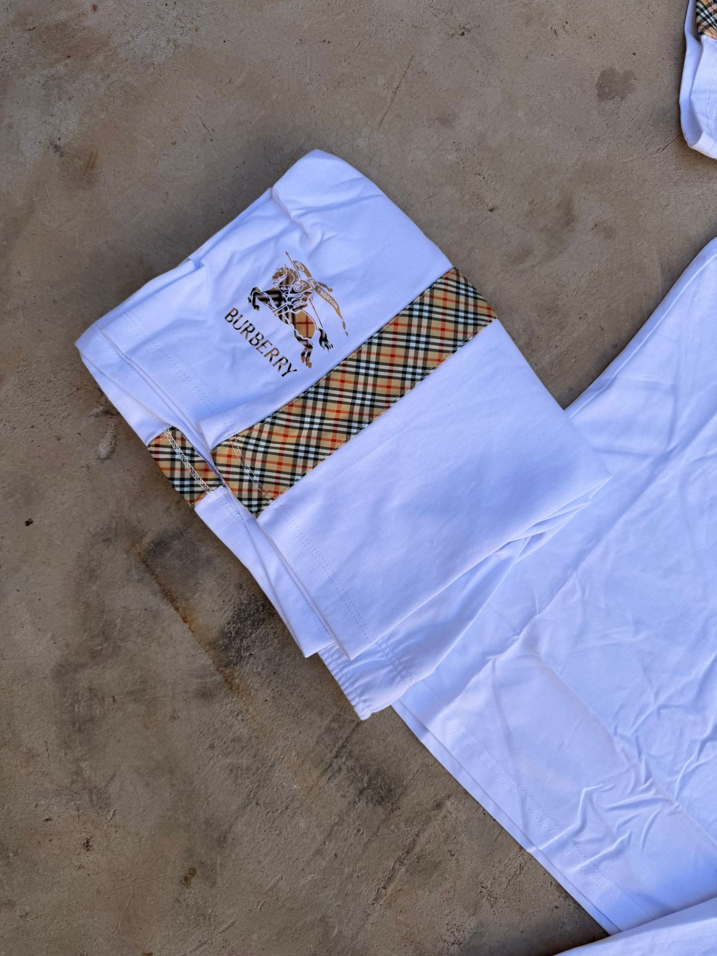 Conjunto Burberry 2026