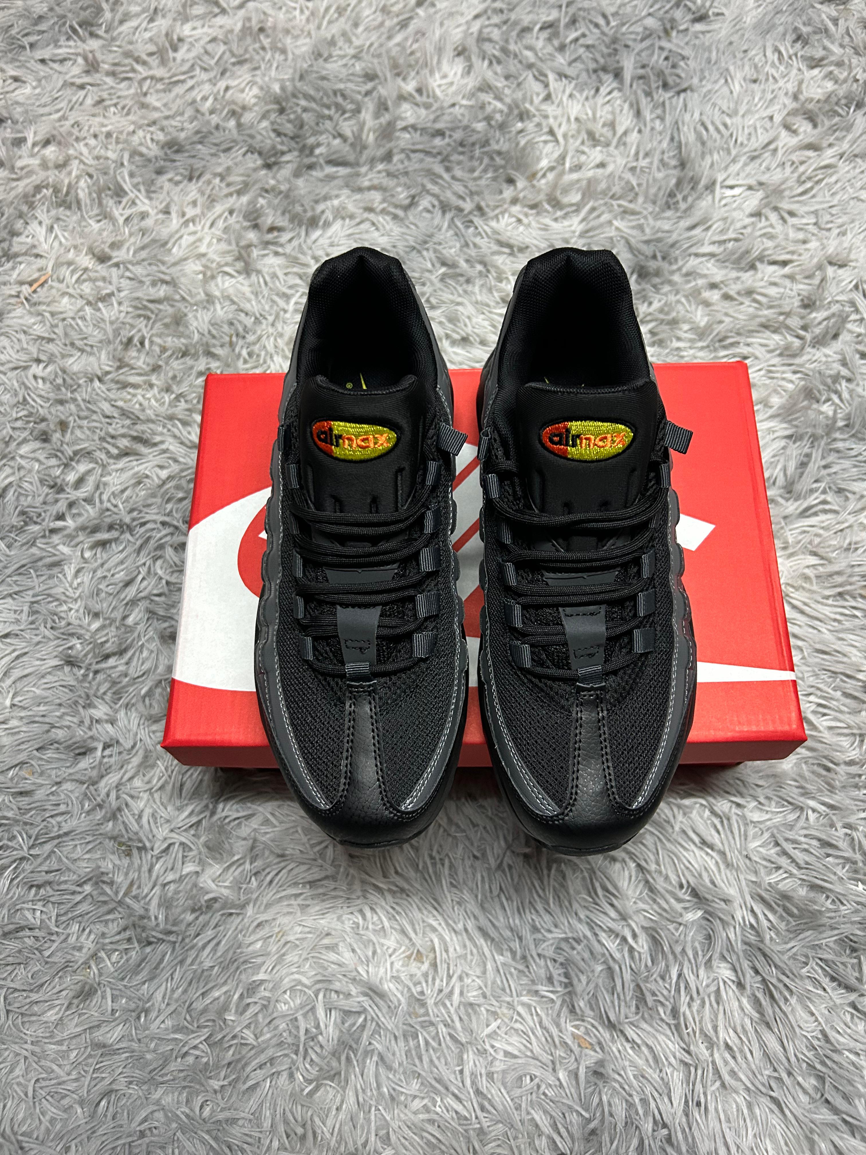 Zapatilla Nike Air Max 95 Black Gray Yellow