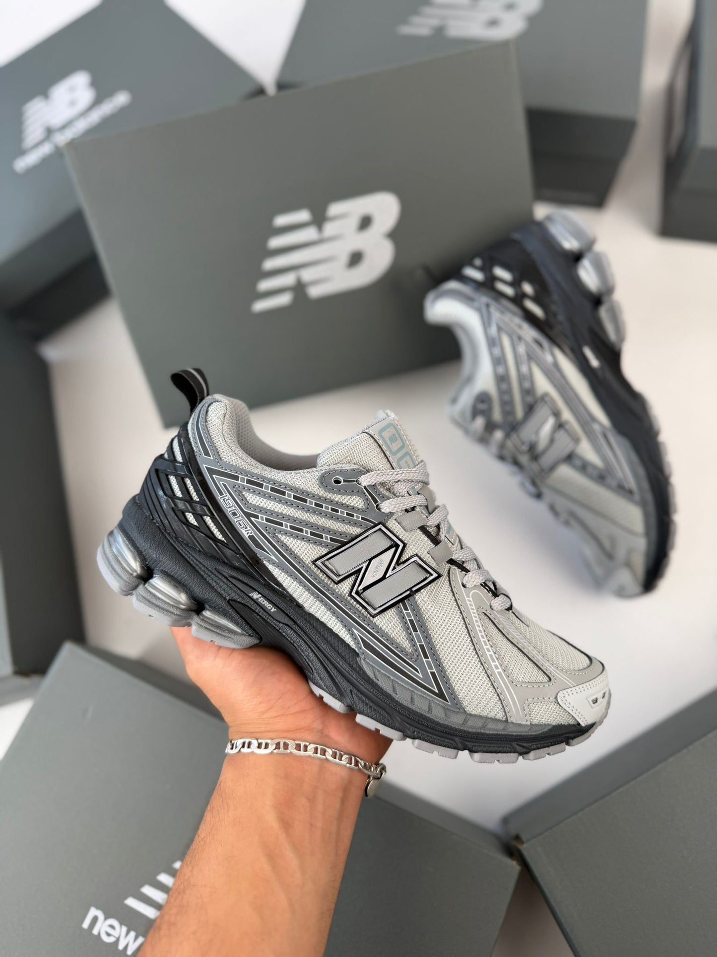 Zapatilla New Balance 1906