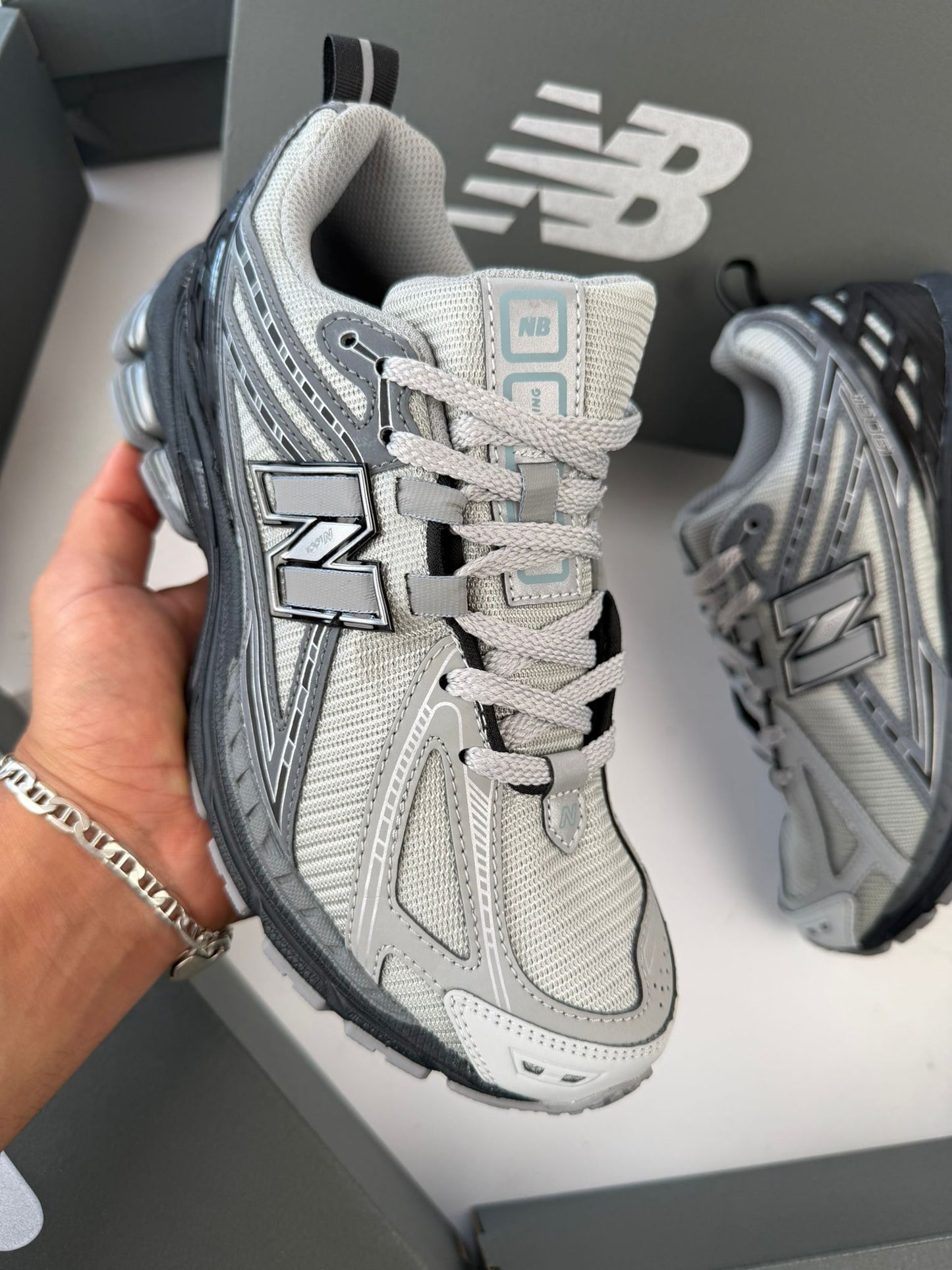 Zapatilla New Balance 1906