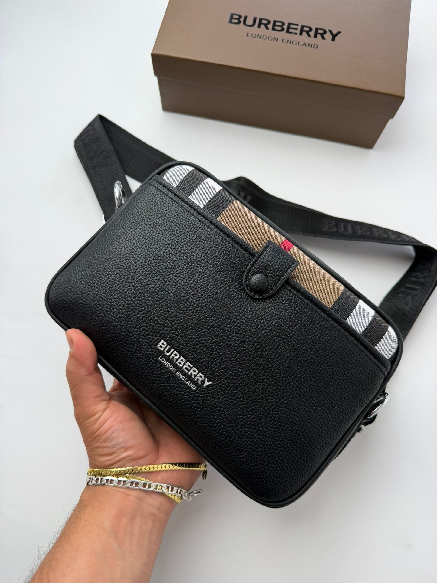 Bandolera Burberry 2026
